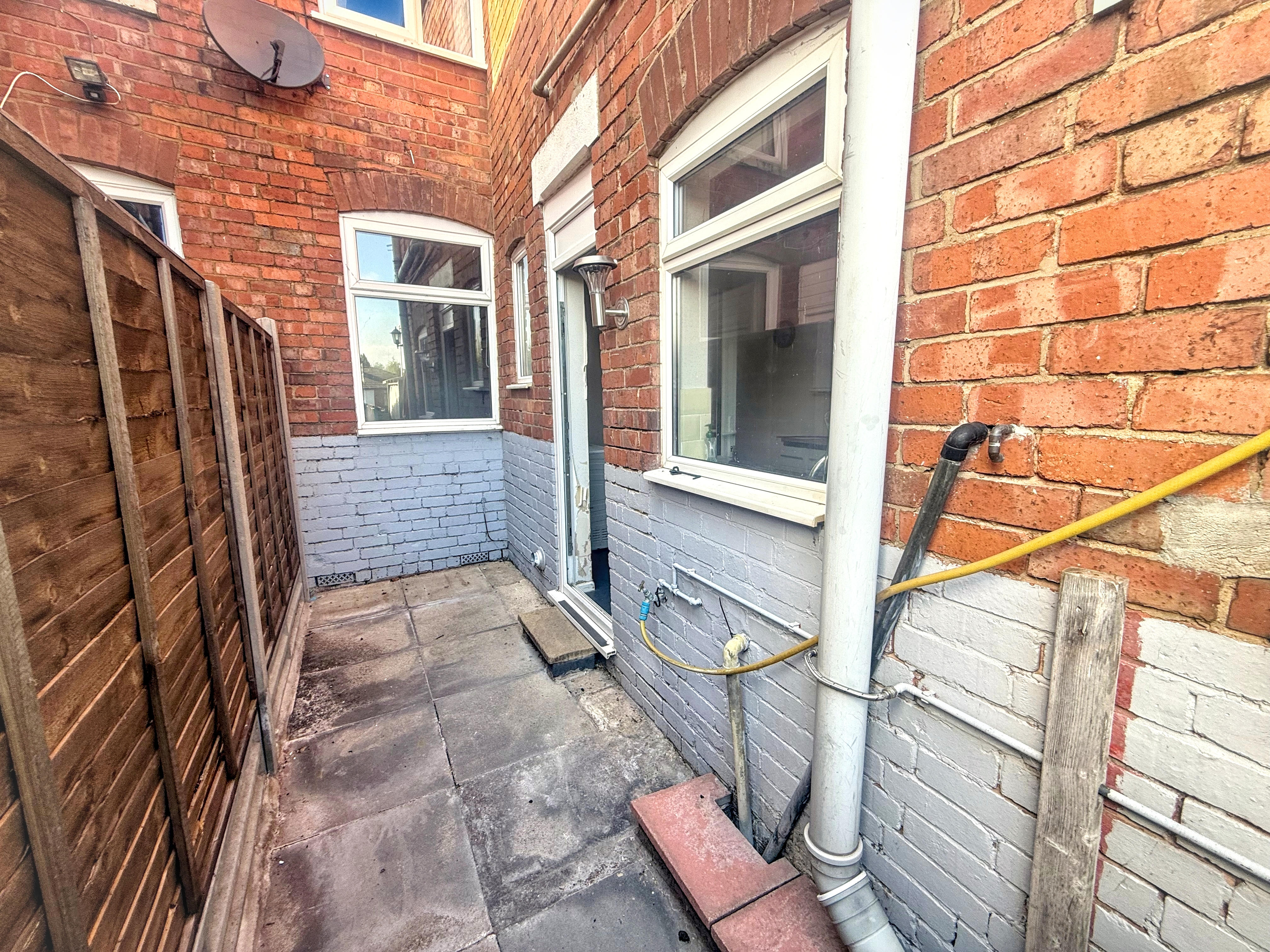 66 Stanley Road, Nuneaton, CV11 5EW