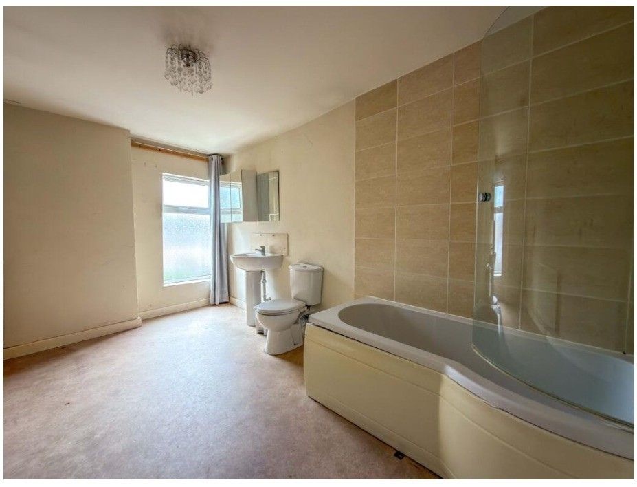 66 Stanley Road, Nuneaton, CV11 5EW