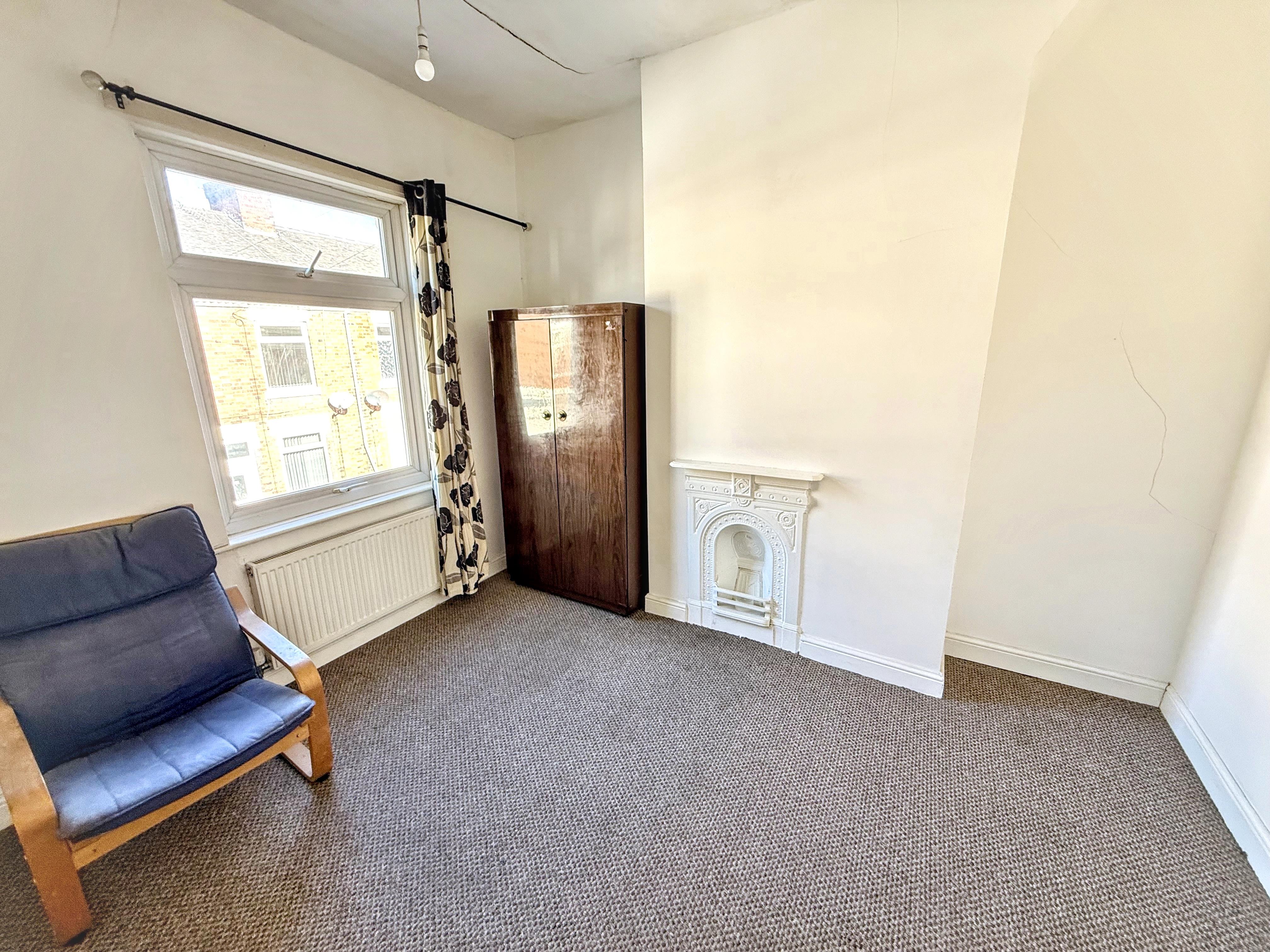 8 Lindley Street, Stoke-on-Trent, ST6 2DW