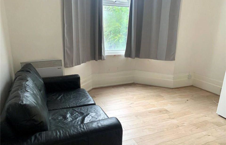 Flat 10, 161 J, Hither Green Lane, Lewisham, London, SE13 6QF