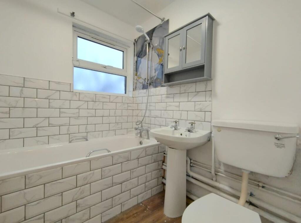 14 Routh Court, Feltham, TW14 8SJ