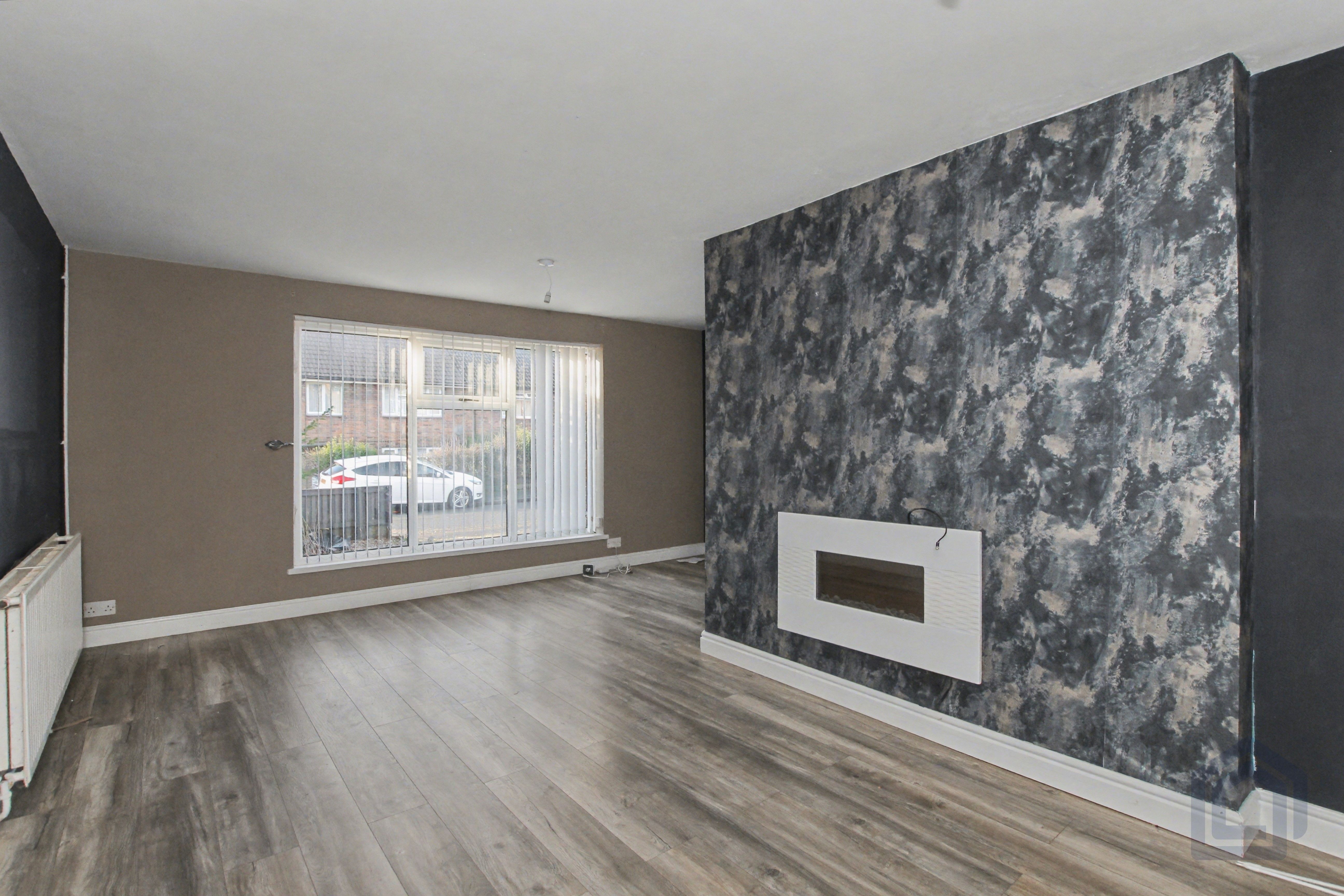 8 Essex Drive
Kidsgrove, Stoke-on-Trent, ST7 1HE