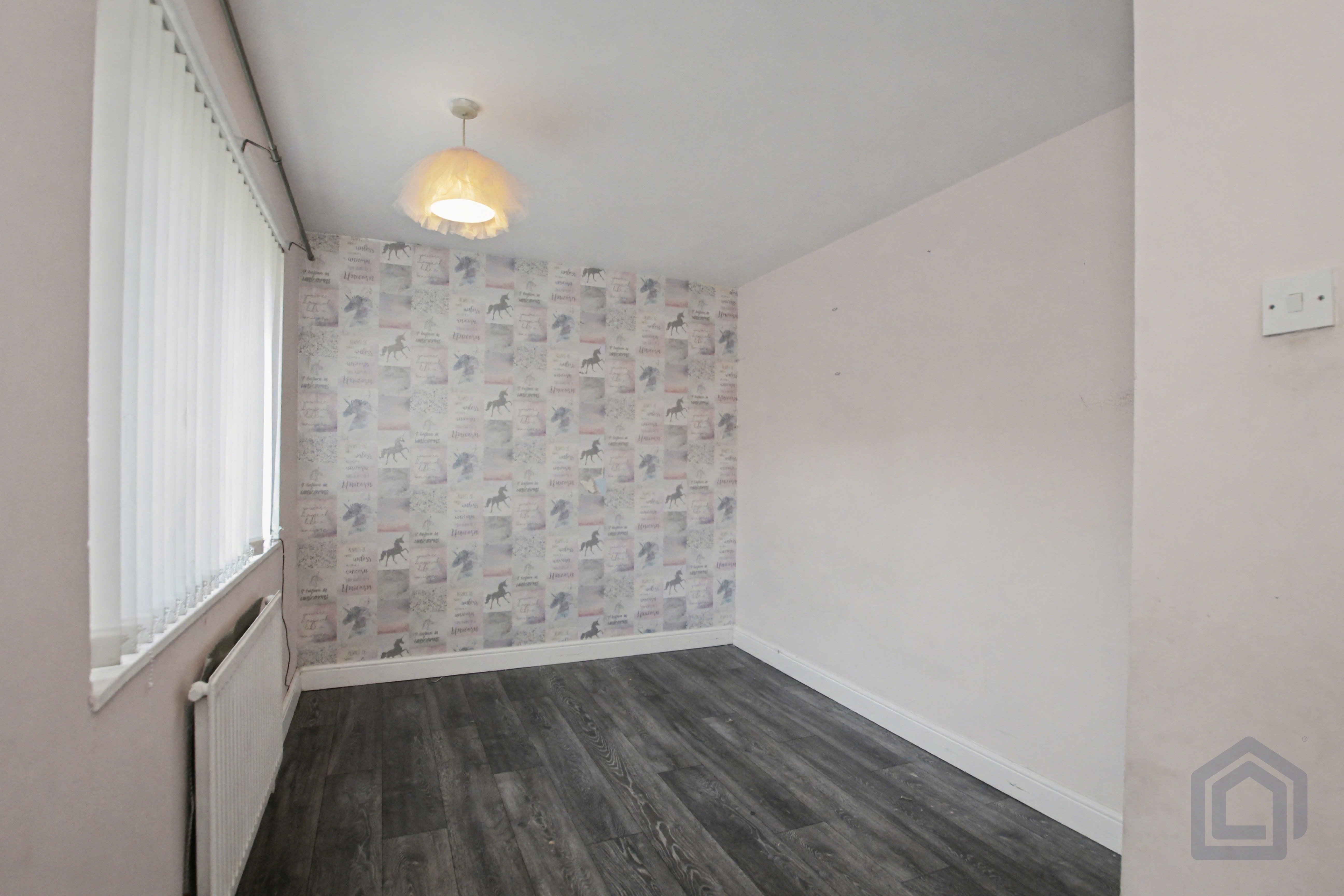 8 Essex Drive
Kidsgrove, Stoke-on-Trent, ST7 1HE