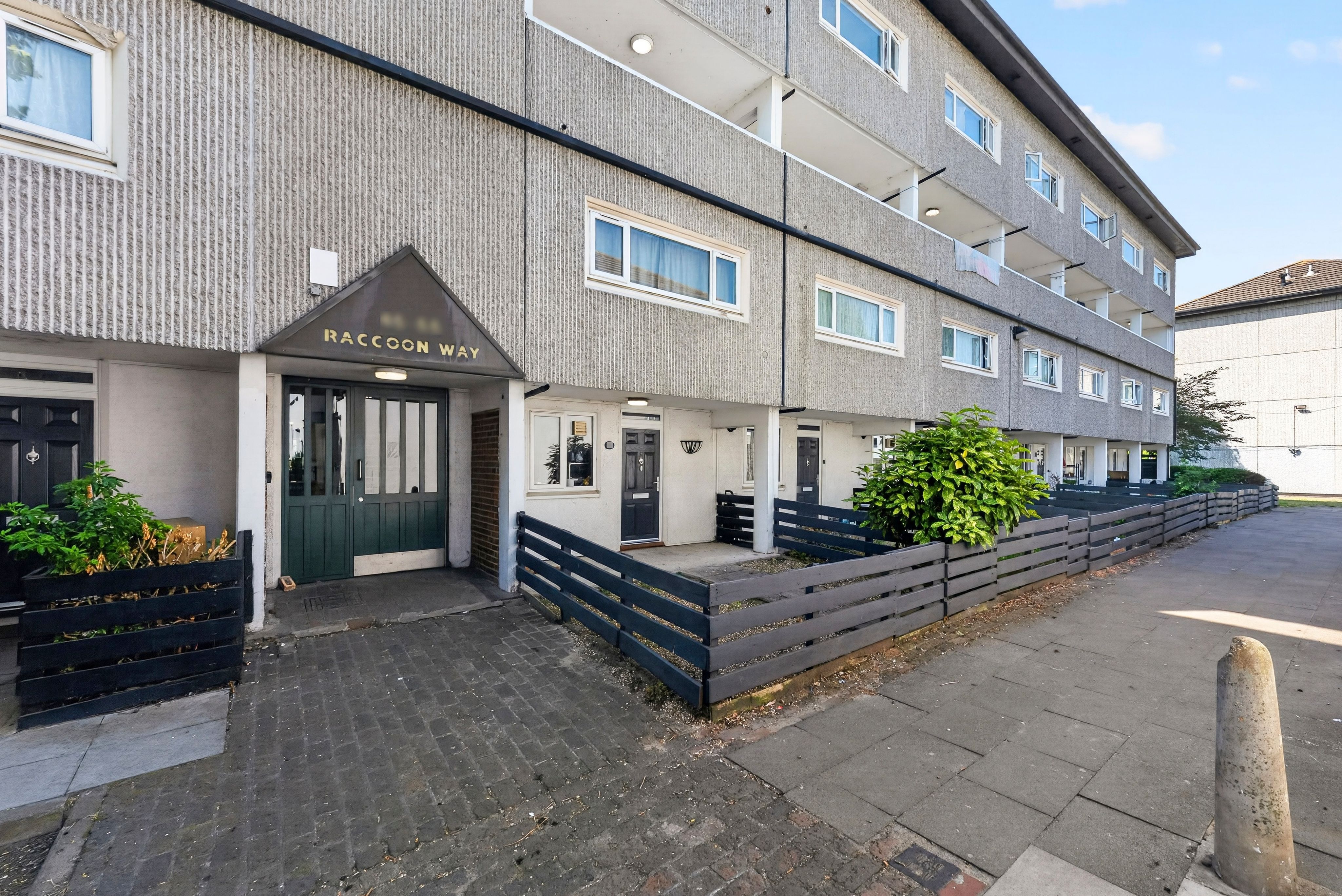 64 Raccoon Way, Cranford, Hounslow TW4 7PJ
