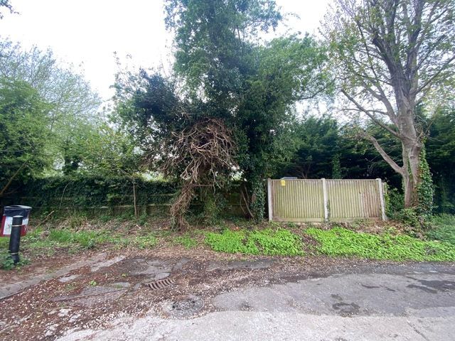 Land at the rear of Wootton Bassett Road, Swindon, SN1 4NQ