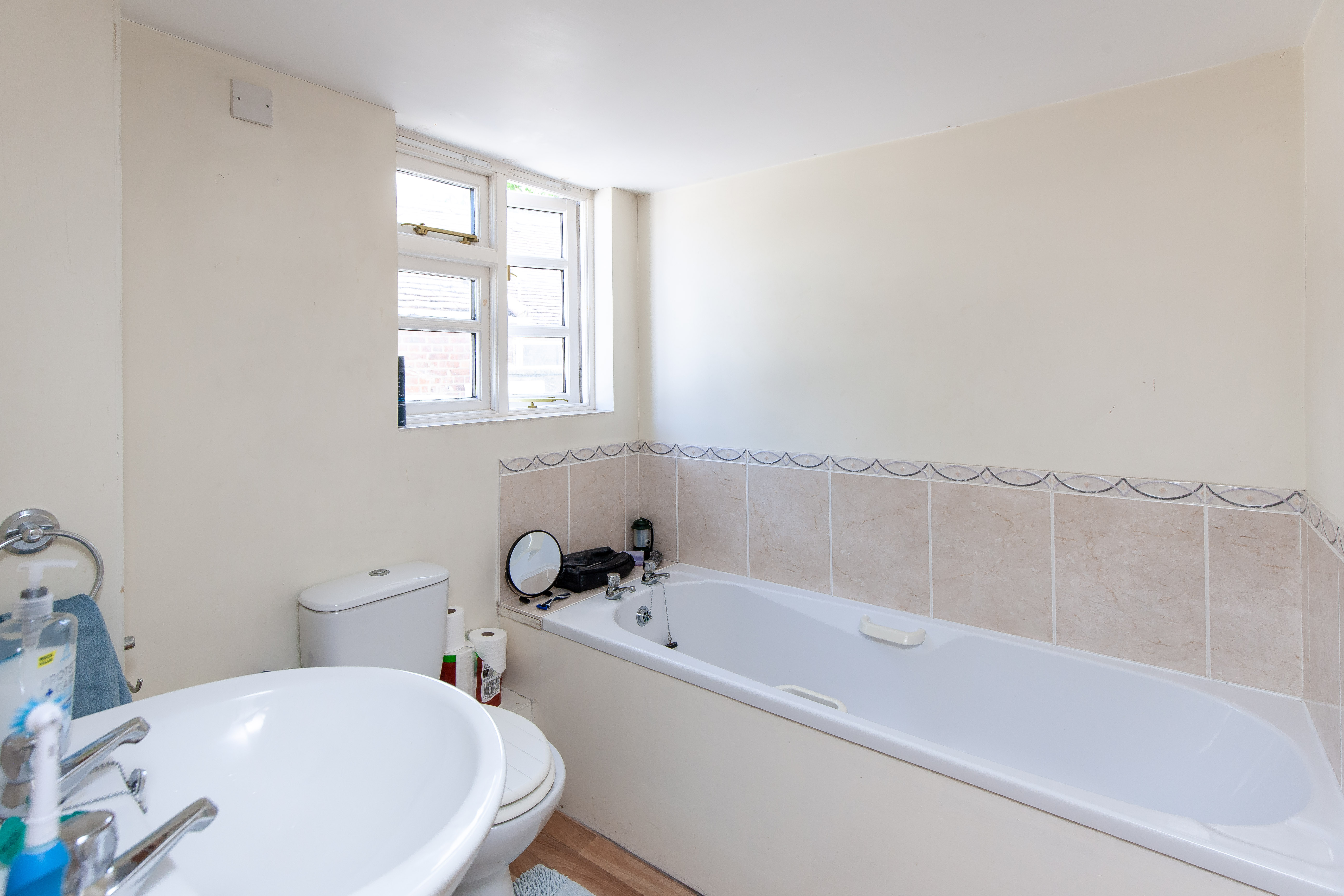 11a Market Place, Warminster, Wiltshire, BA12 9AY