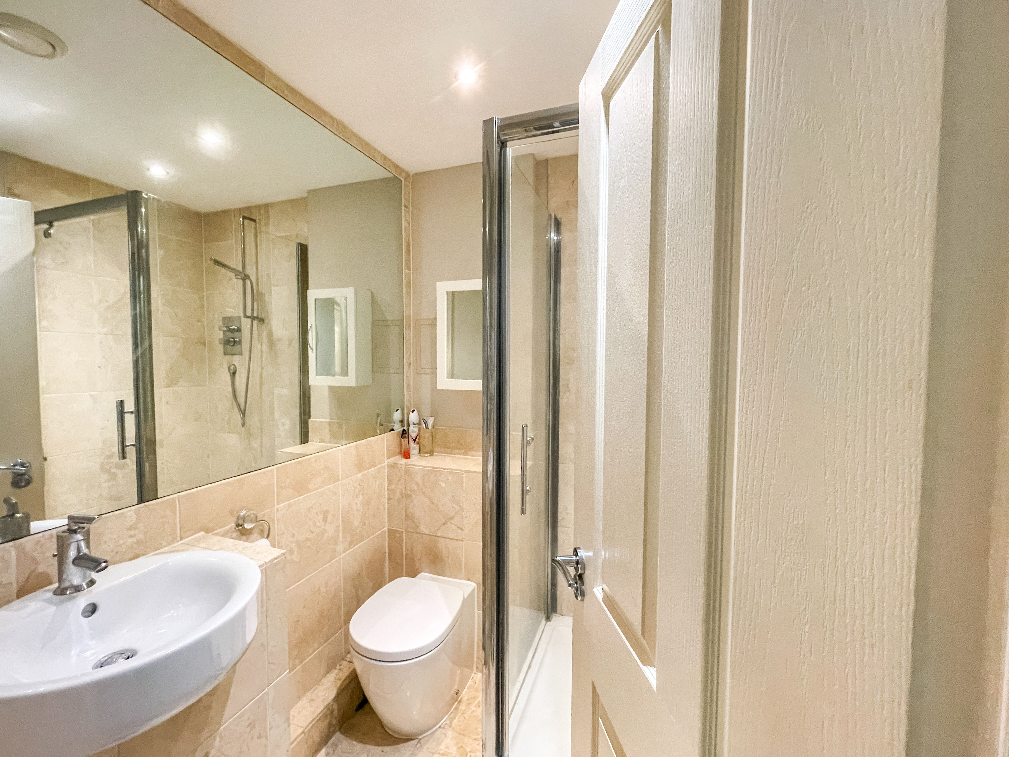 3 Bedroom Flat / Apartment in EGERTON ROAD