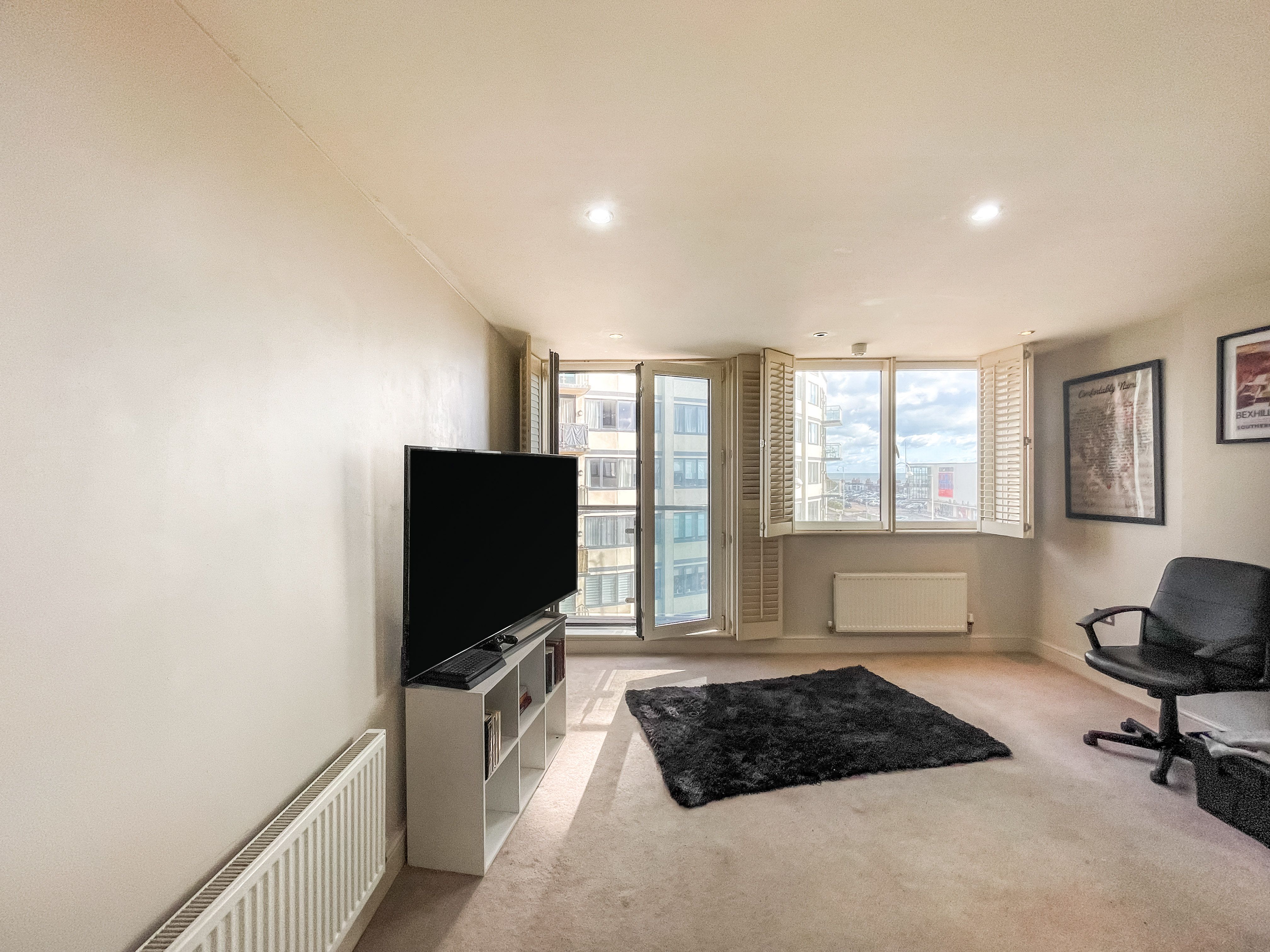 3 Bedroom Flat / Apartment in EGERTON ROAD