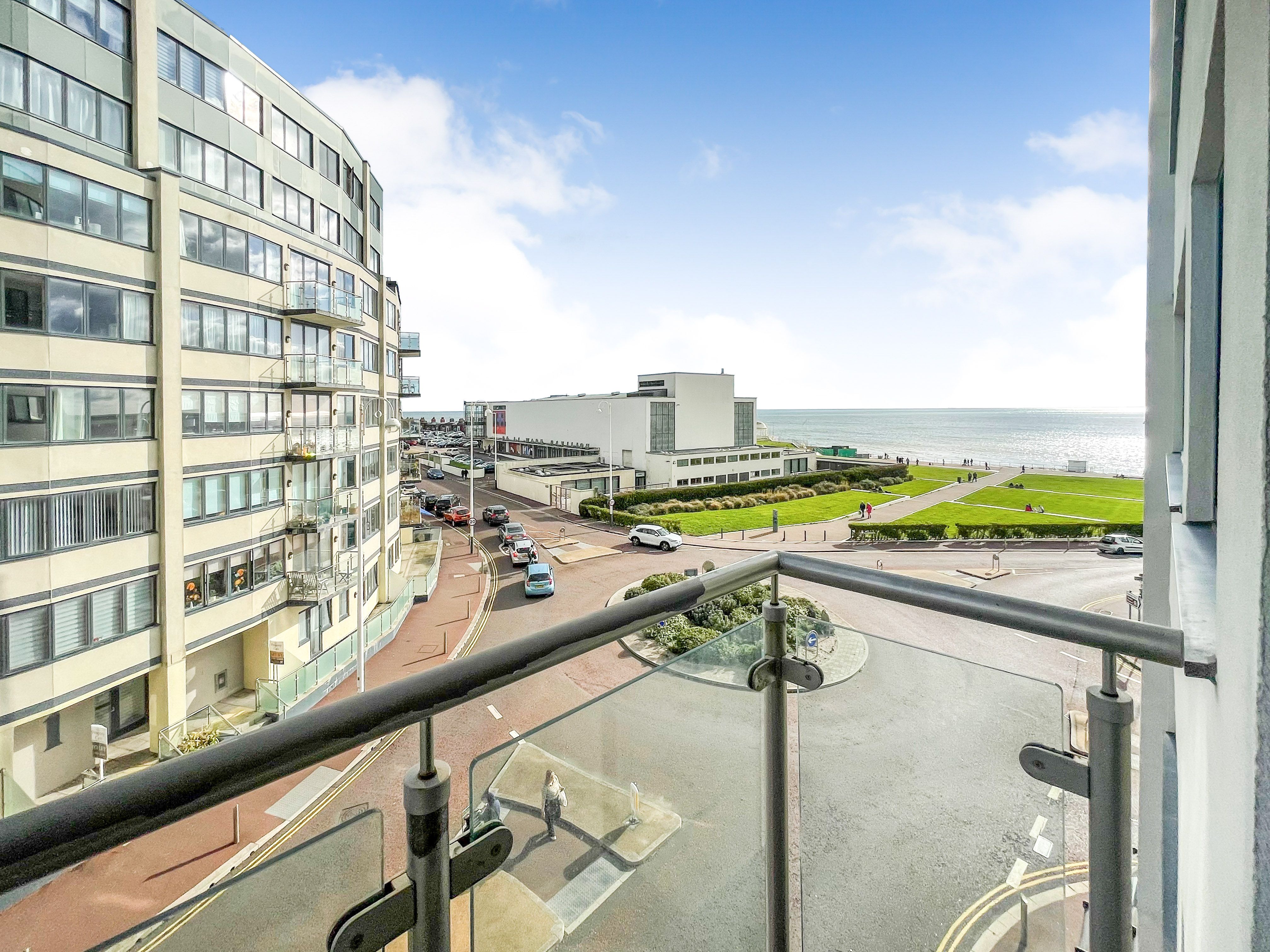 3 Bedroom Flat / Apartment in EGERTON ROAD