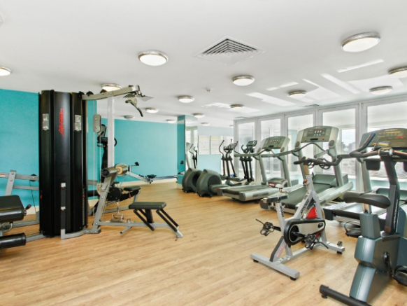 5 Bedroom Terraced House in London