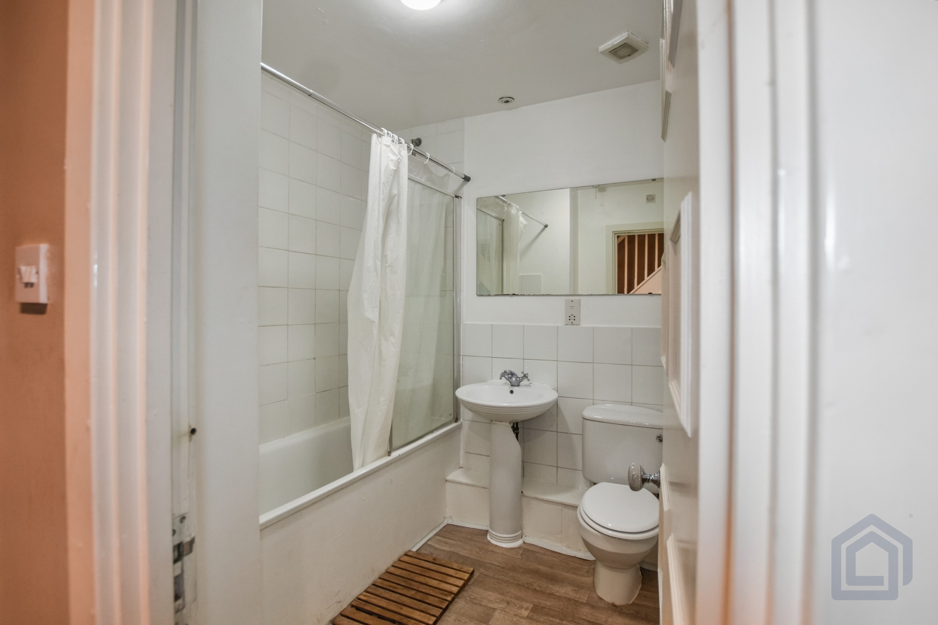 5 Bedroom Terraced House in London