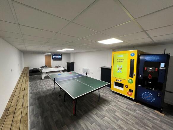 48b Longside Lane, Bradford, BD7 1DQ