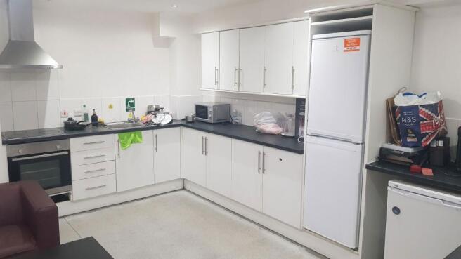 48b Longside Lane, Bradford, BD7 1DQ