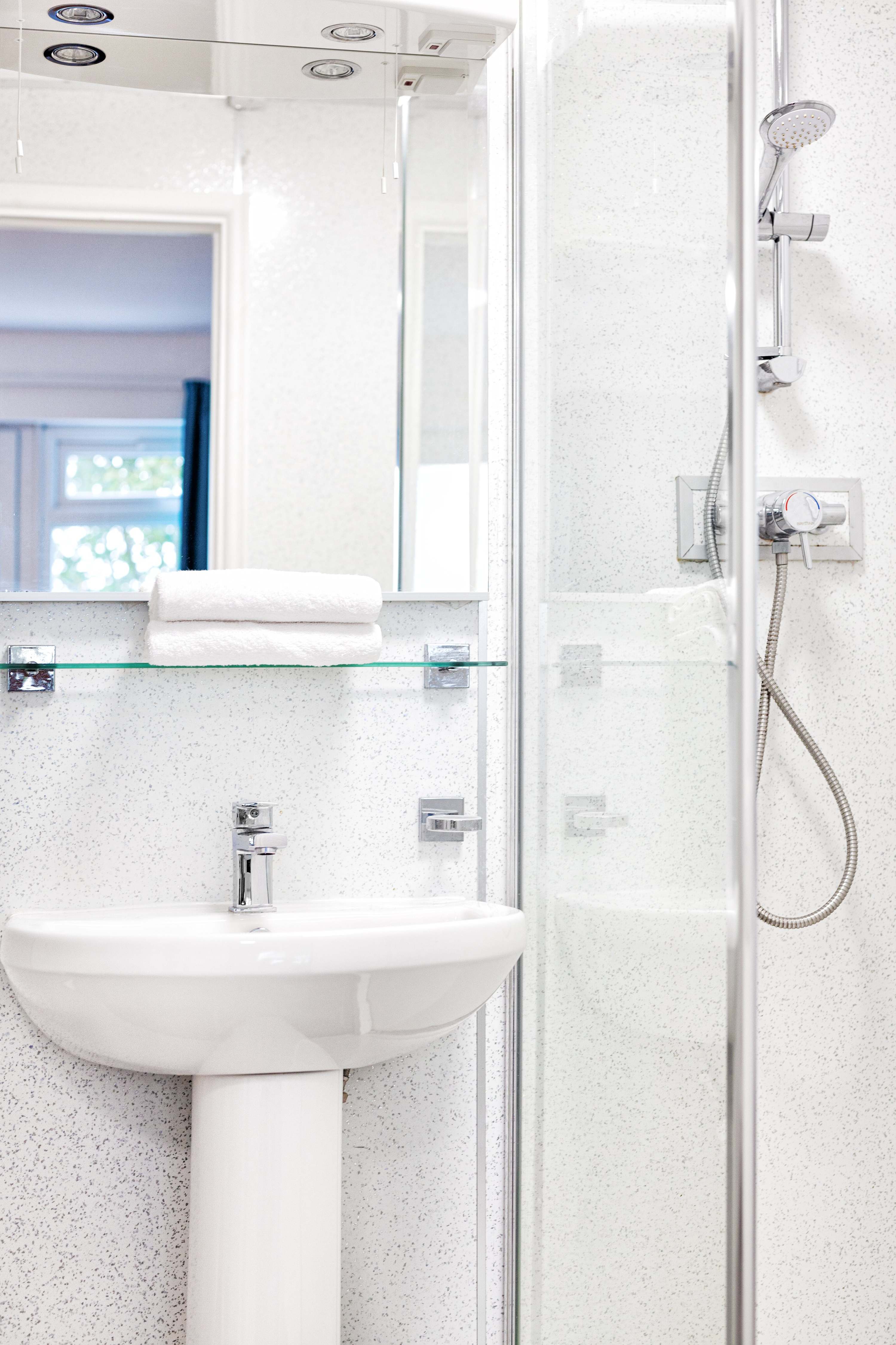 Unit 5G 
Ilfracombe Holiday Park
Marlborough Road, Ilfracombe, EX34 8PF