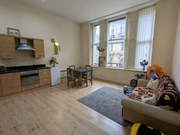 Flat 2
49 Bank Street, Bradford, BD1 1UG