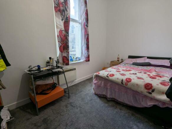 Flat 2
49 Bank Street, Bradford, BD1 1UG