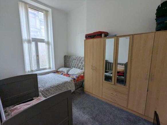 Flat 2
49 Bank Street, Bradford, BD1 1UG