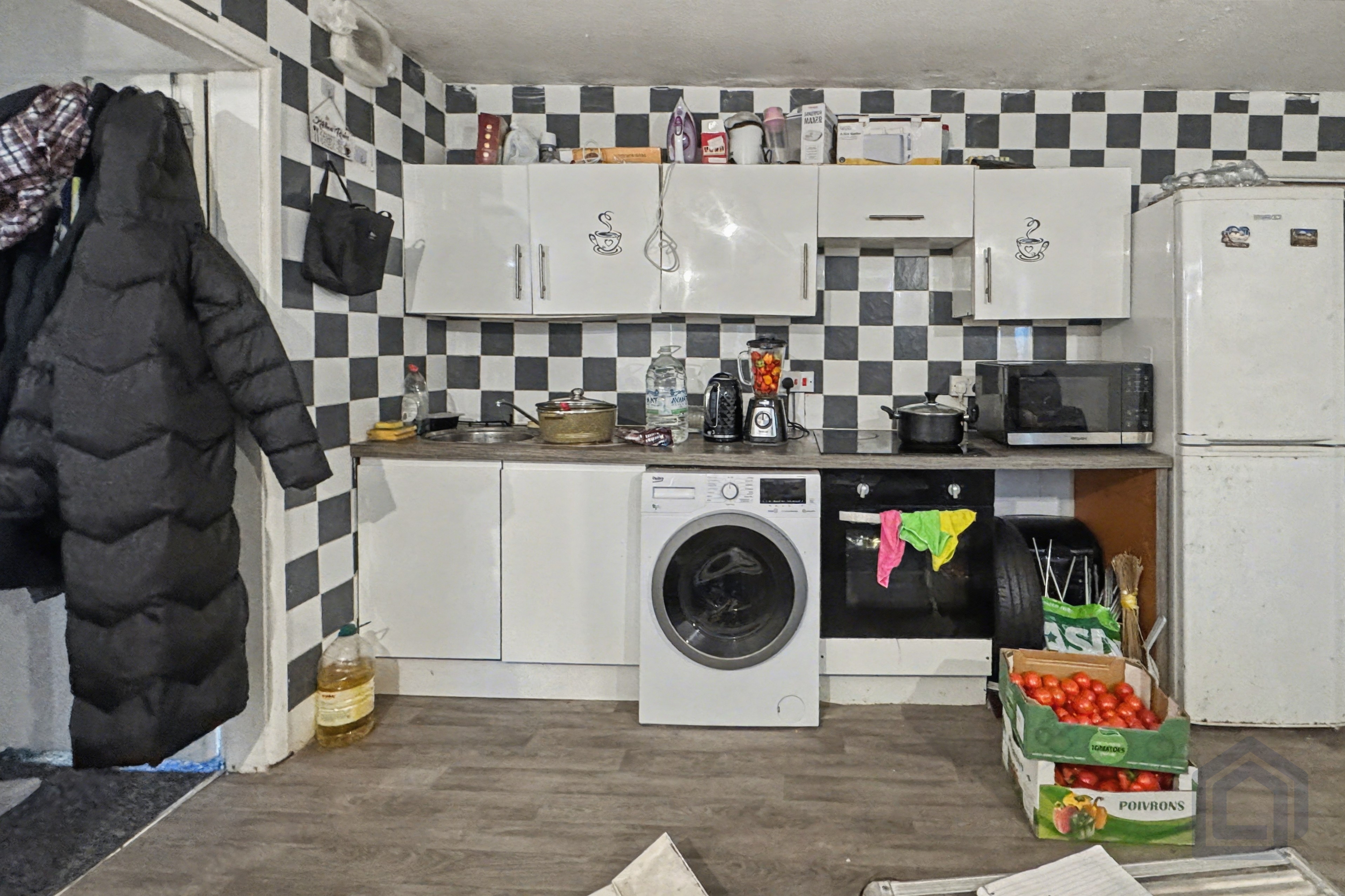 103/103A Greenlawns, Tipton, DY4 0SU