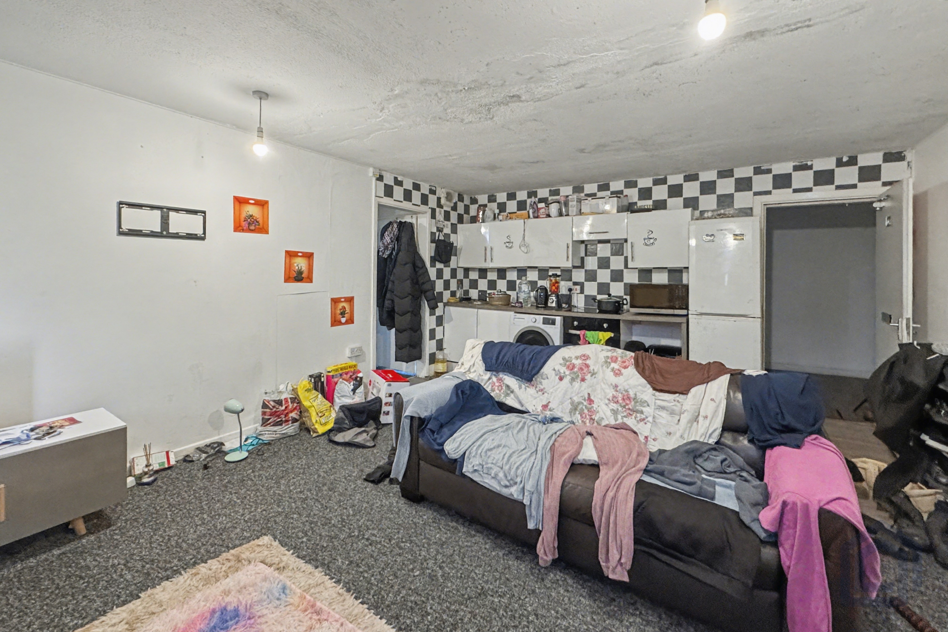 103/103A Greenlawns, Tipton, DY4 0SU