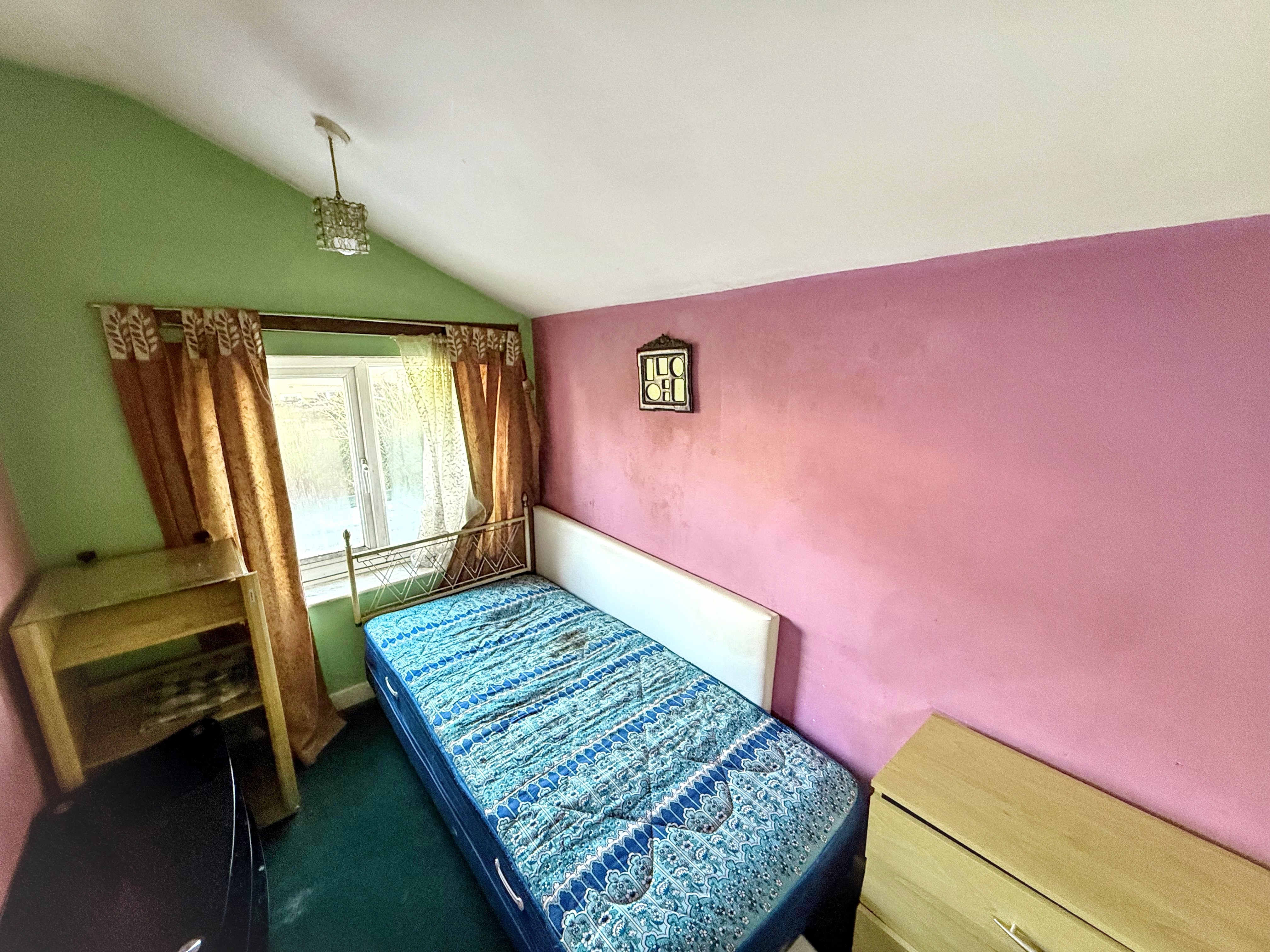 53, Wood Street,, Burton-on-Trent,, DE14 3AB