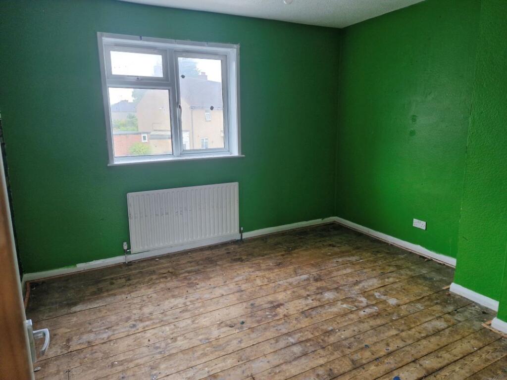 32 Park Road
Featherstone, Wolverhampton, WV10 7HS