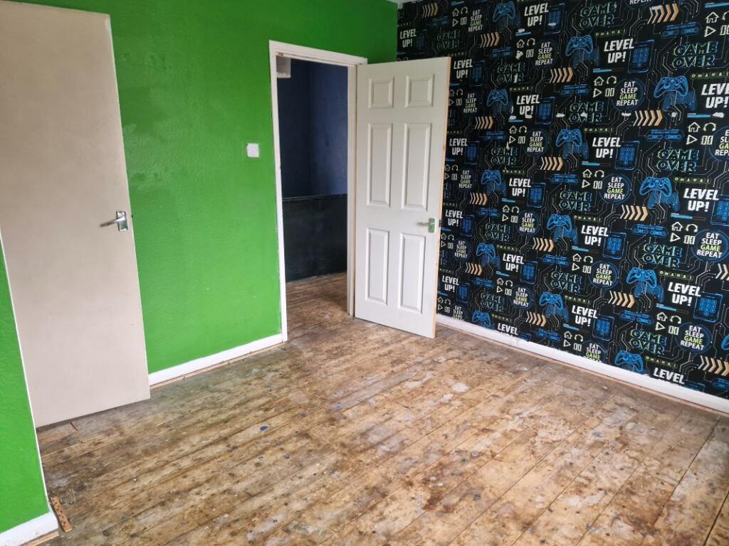 32 Park Road
Featherstone, Wolverhampton, WV10 7HS