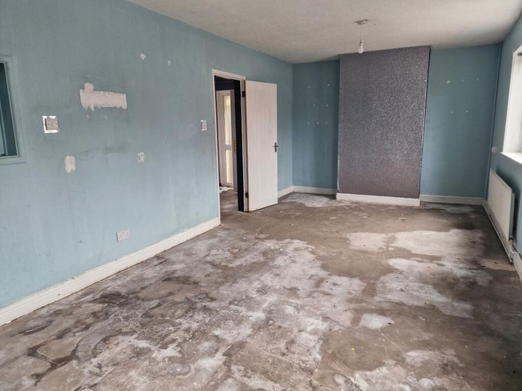 32 Park Road
Featherstone, Wolverhampton, WV10 7HS