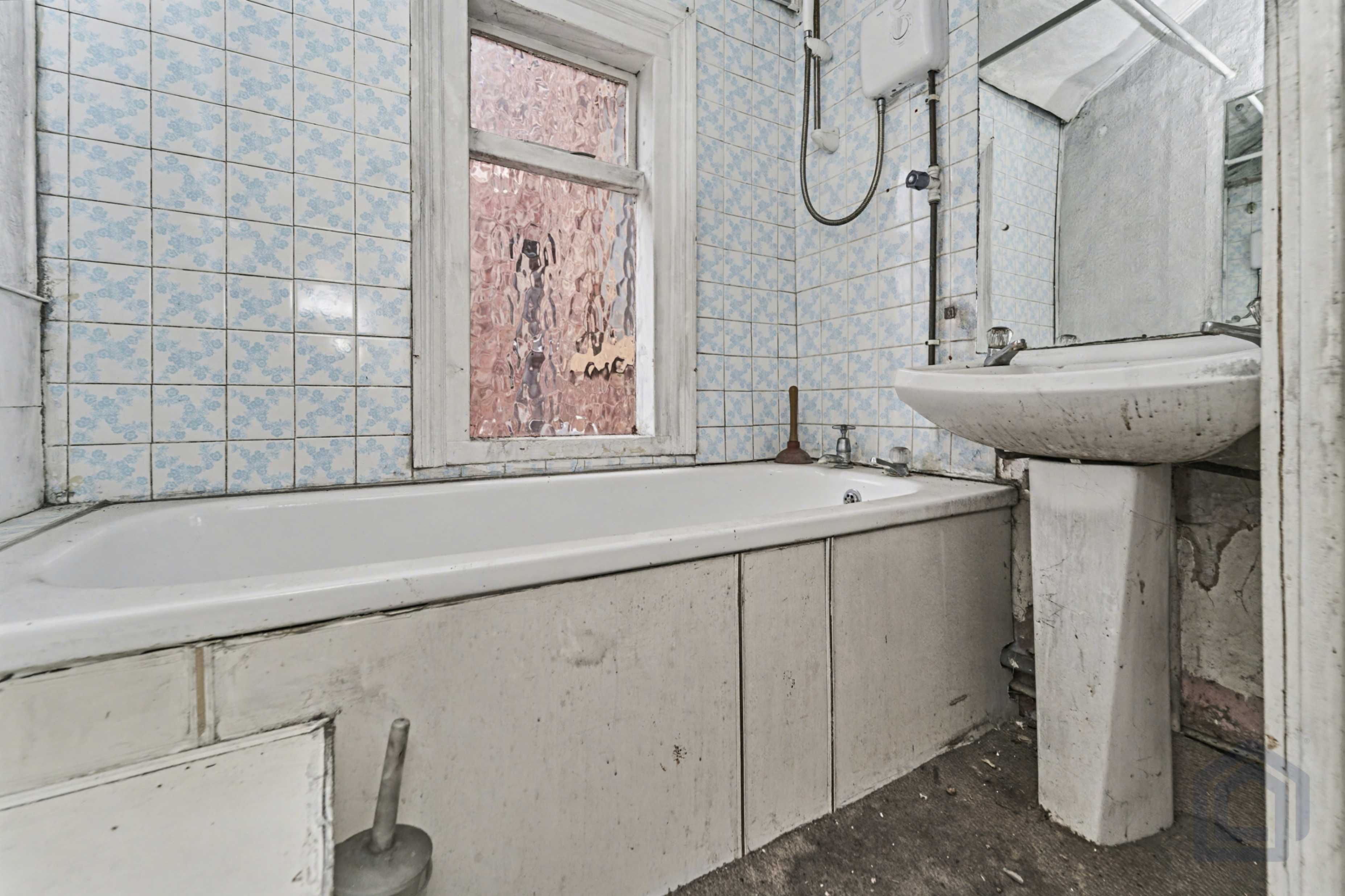 36, St Judes Road West,, Wolverhampton,, WV6 0DA