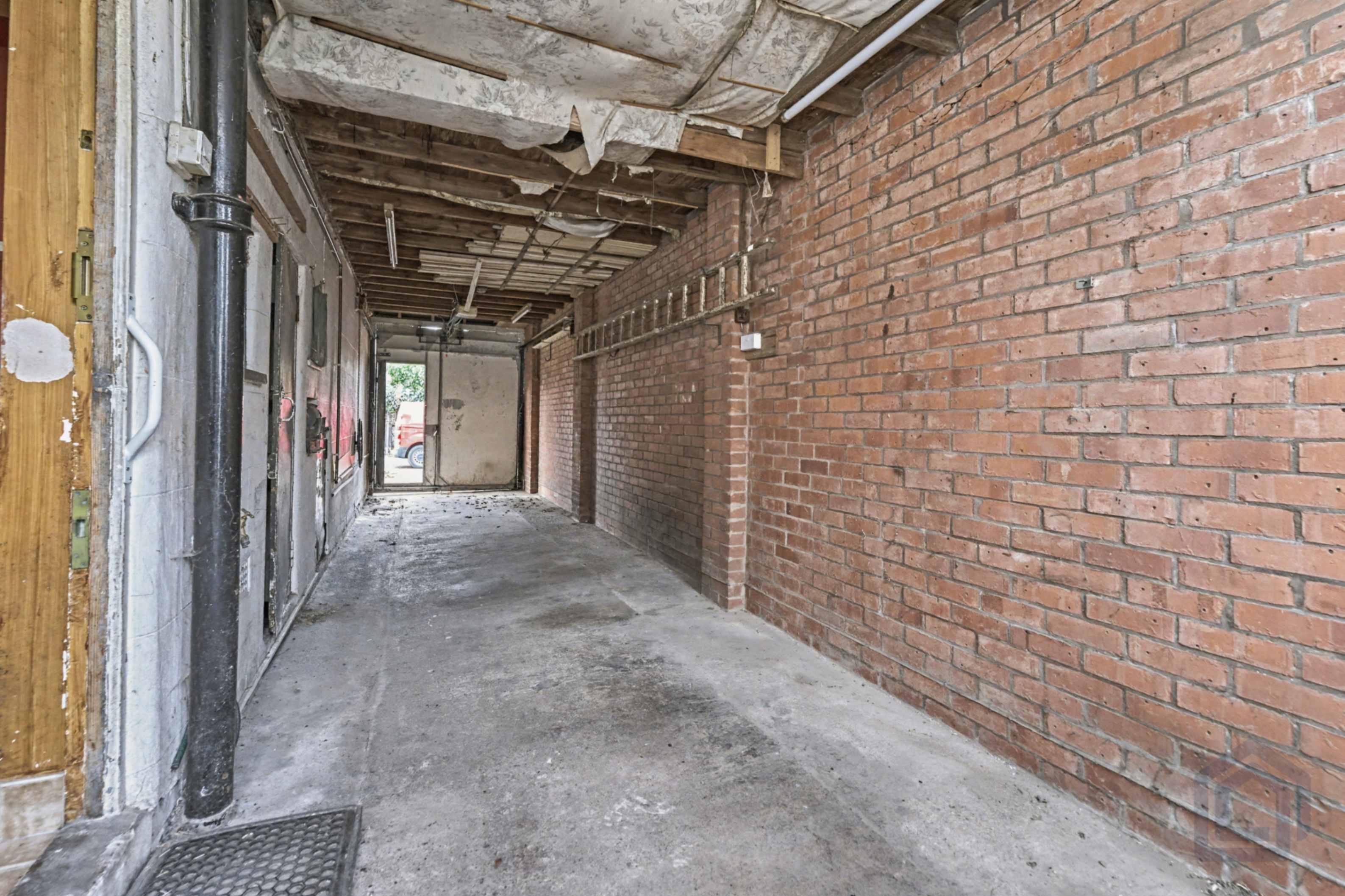 9, Eccleshall Avenue, Oxley,, Wolverhampton,, WV10 6TN