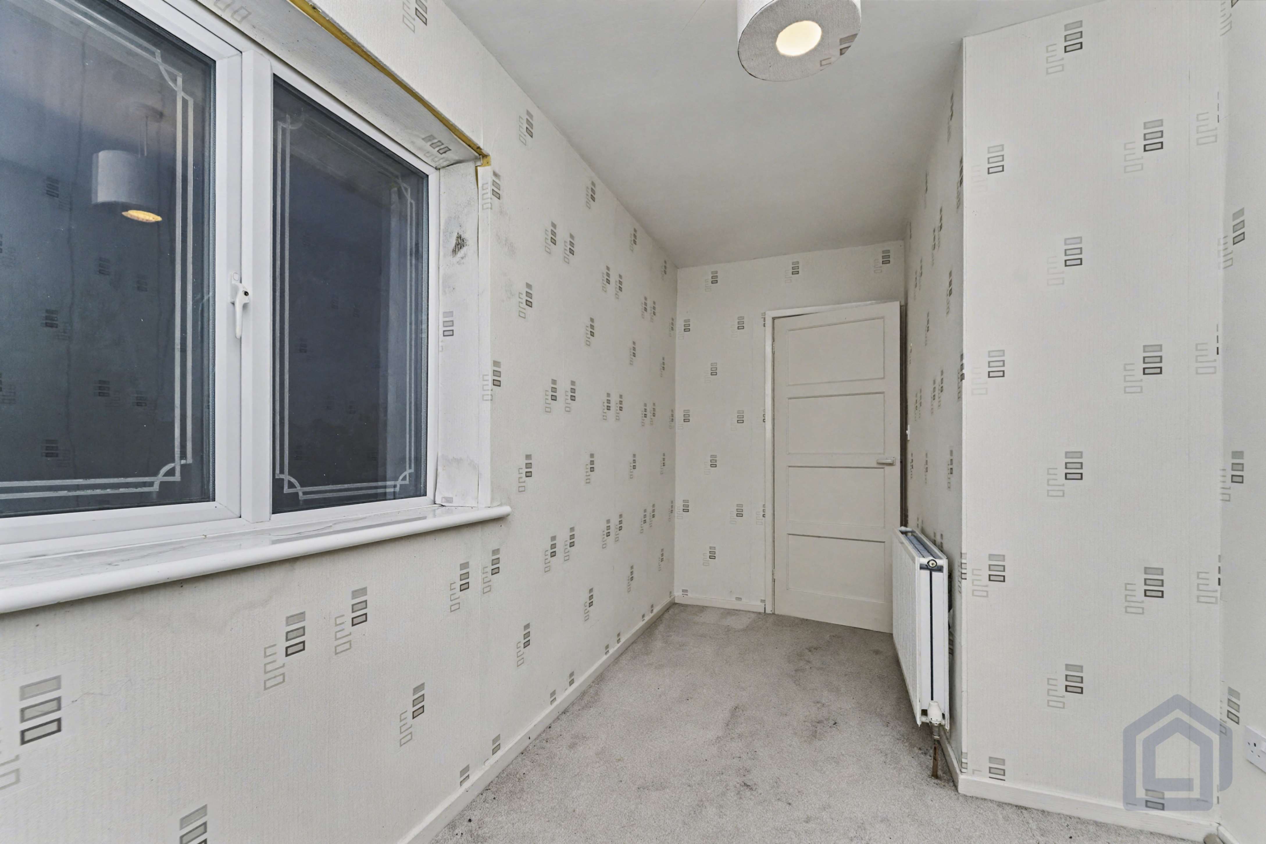 18, Oval Road,, Tipton,, DY4 9RT