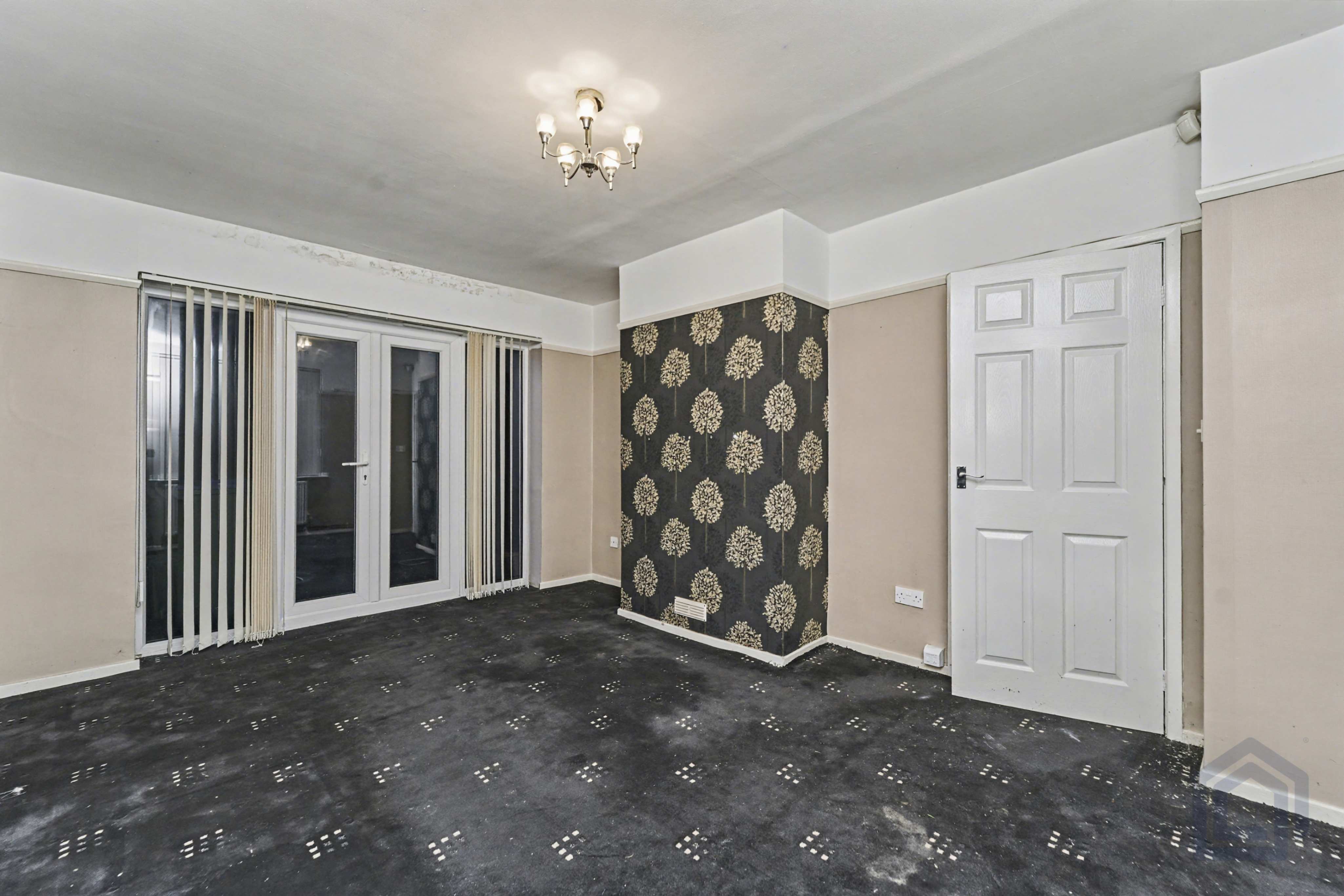 18, Oval Road,, Tipton,, DY4 9RT