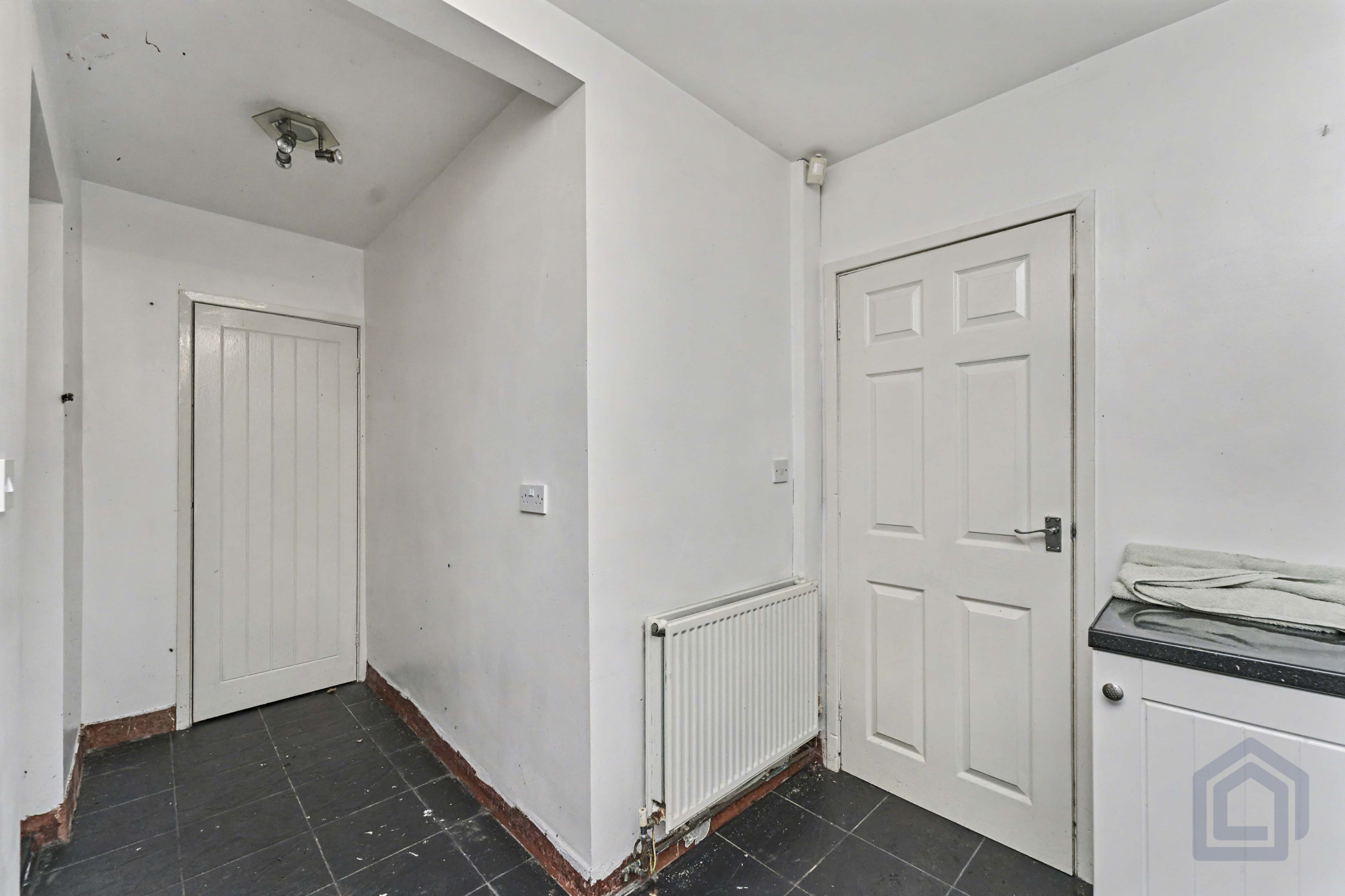 18, Oval Road,, Tipton,, DY4 9RT