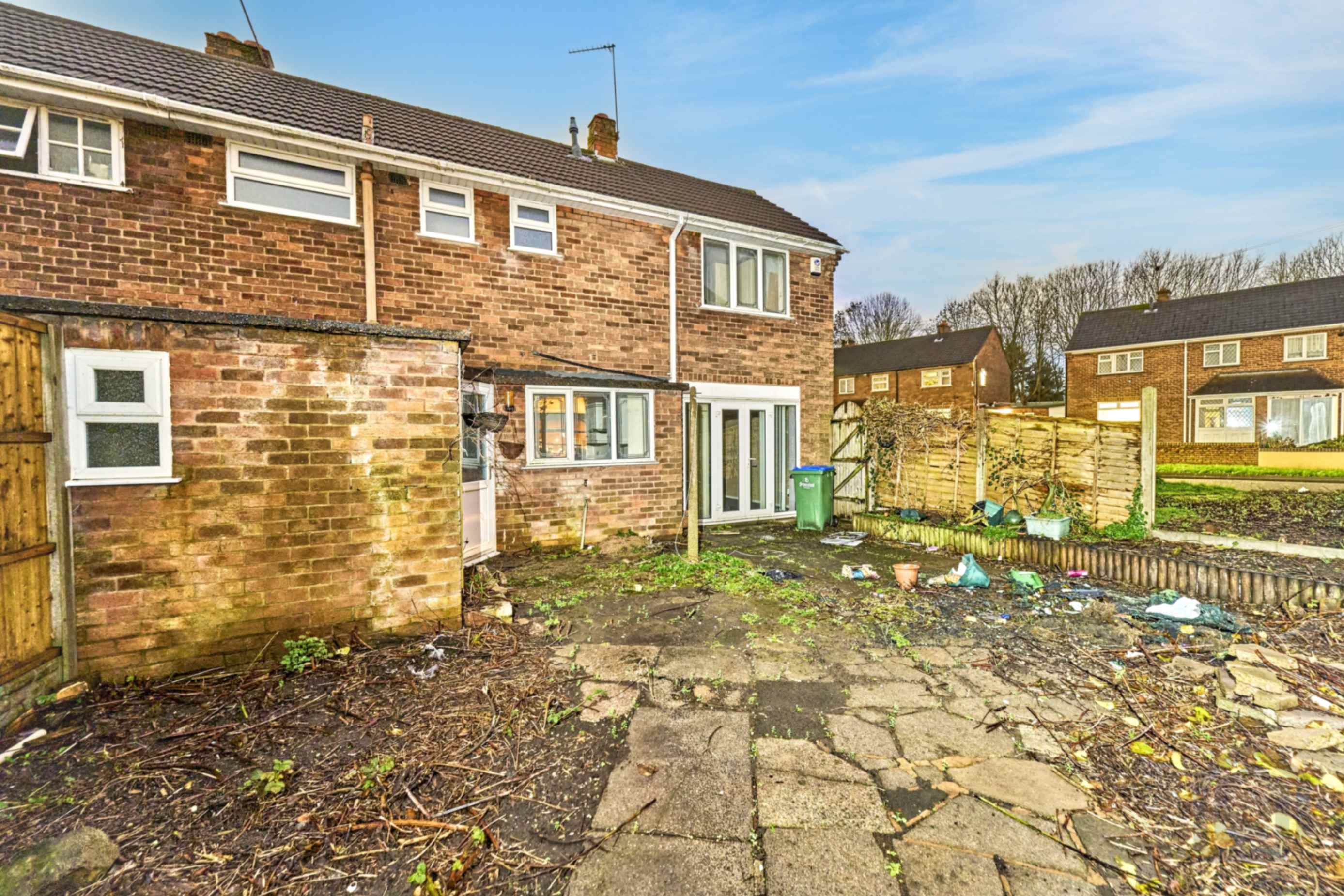 18, Oval Road,, Tipton,, DY4 9RT