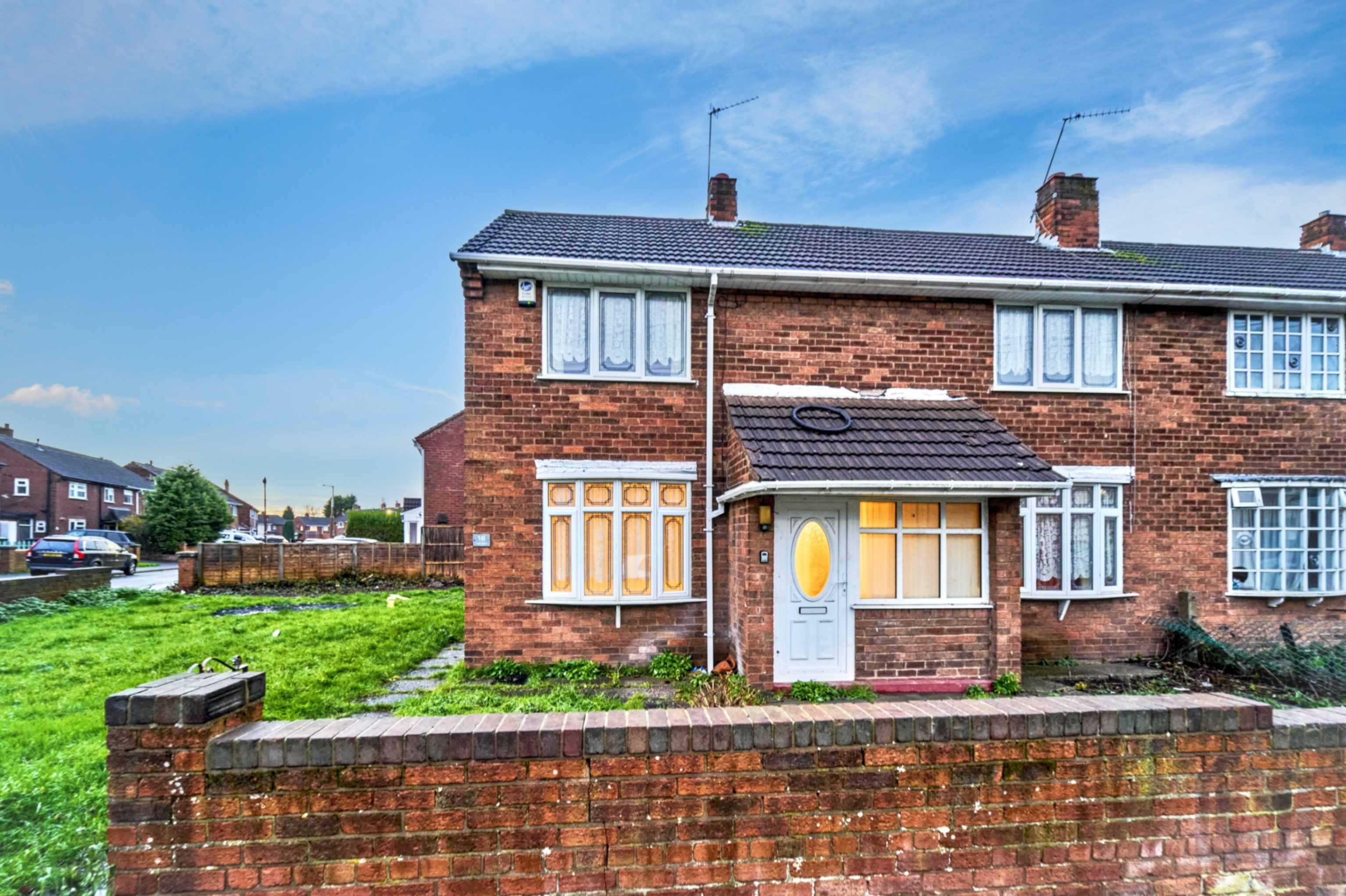 18, Oval Road,, Tipton,, DY4 9RT