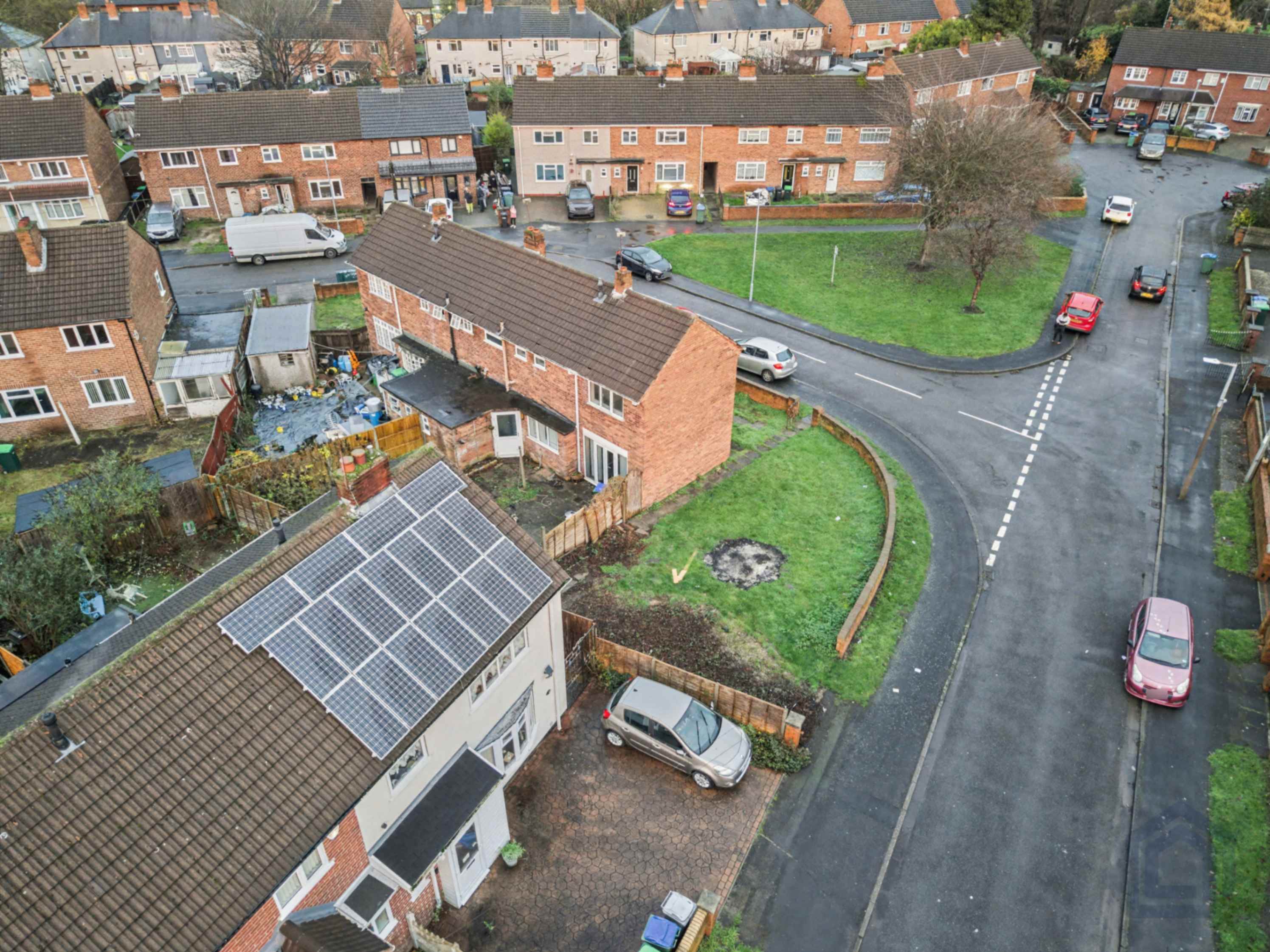 18, Oval Road,, Tipton,, DY4 9RT