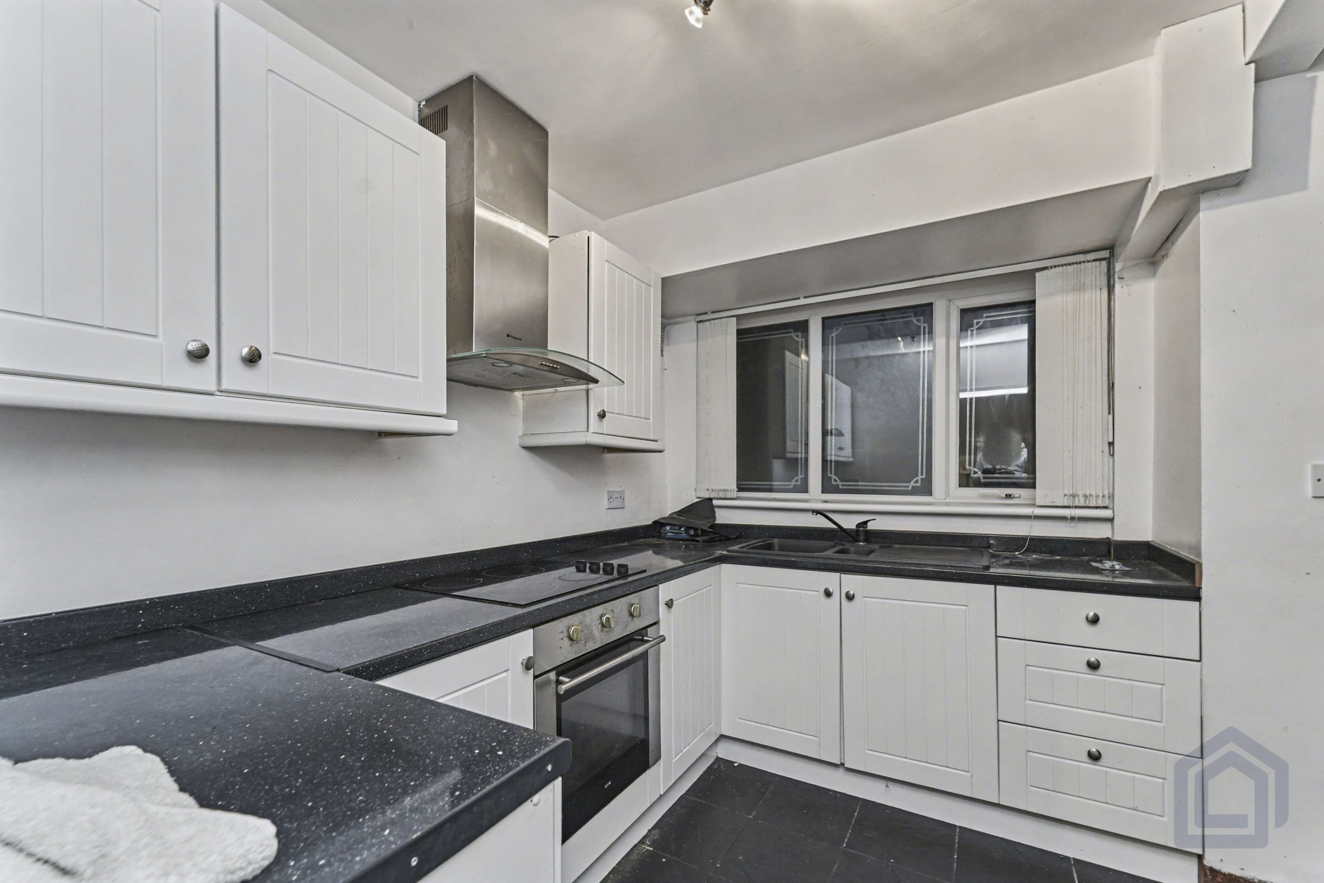 18, Oval Road,, Tipton,, DY4 9RT