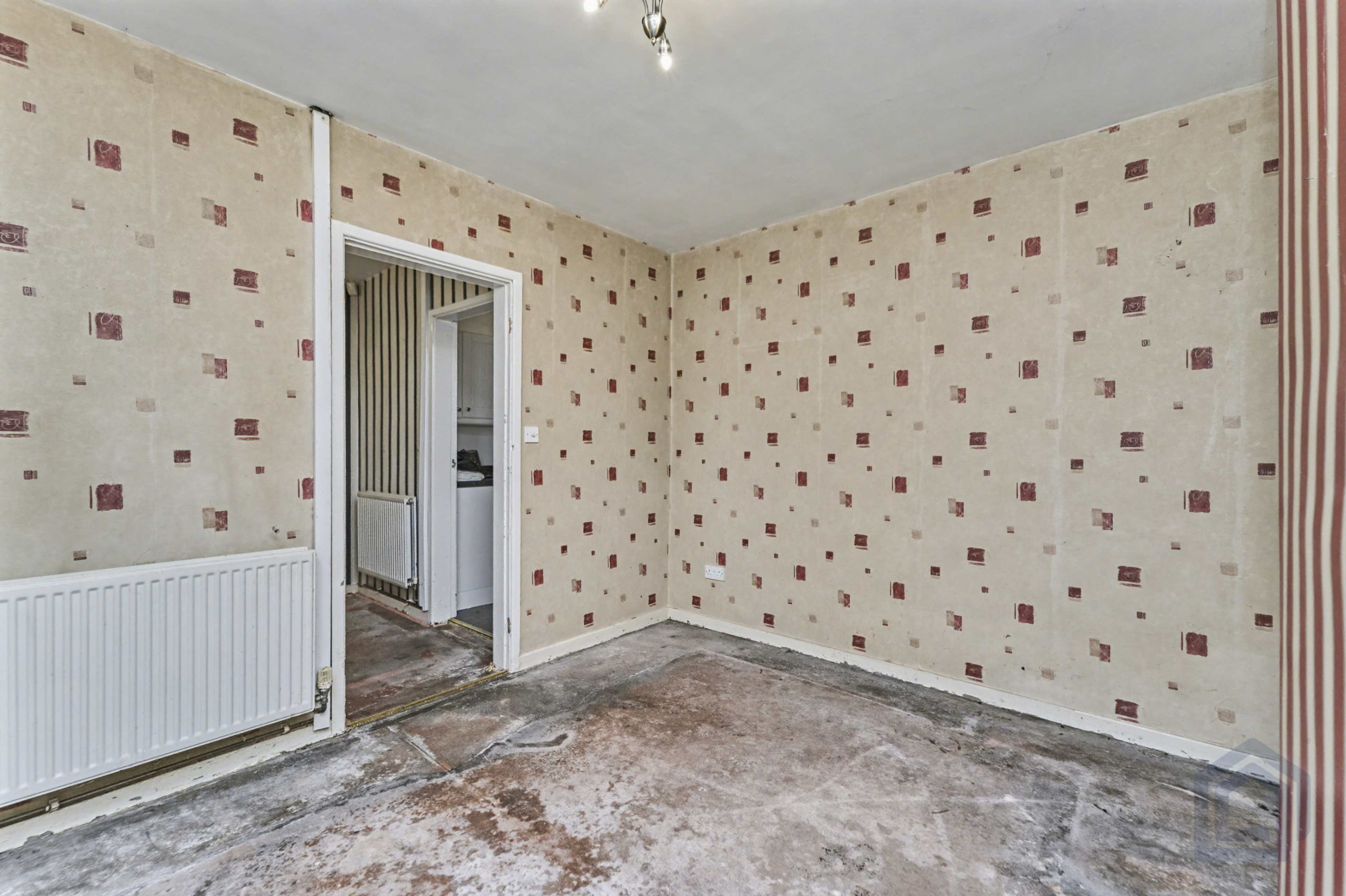 18, Oval Road,, Tipton,, DY4 9RT