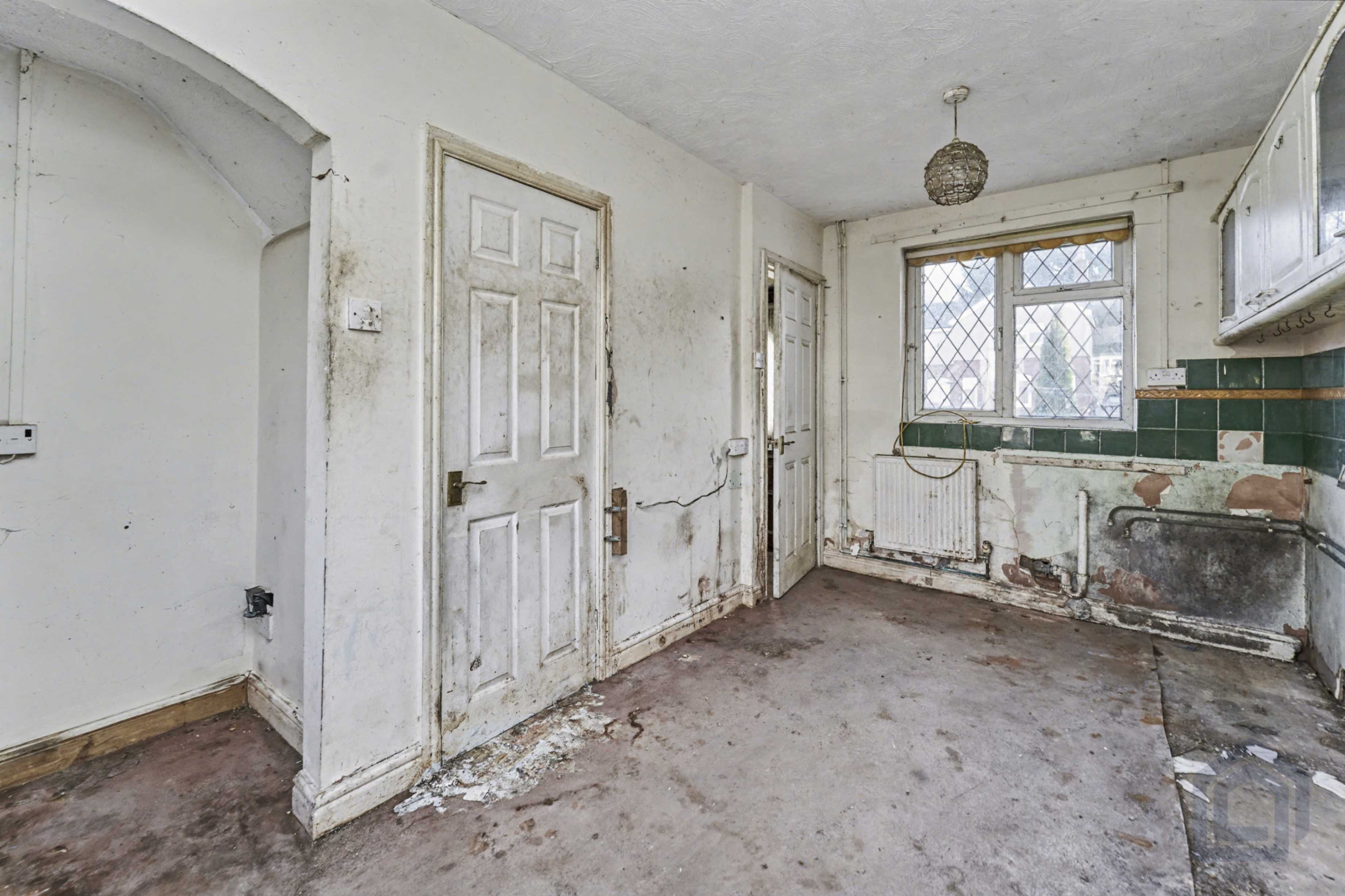 8, Sherwood Avenue,, Tipton,, DY4 8LG