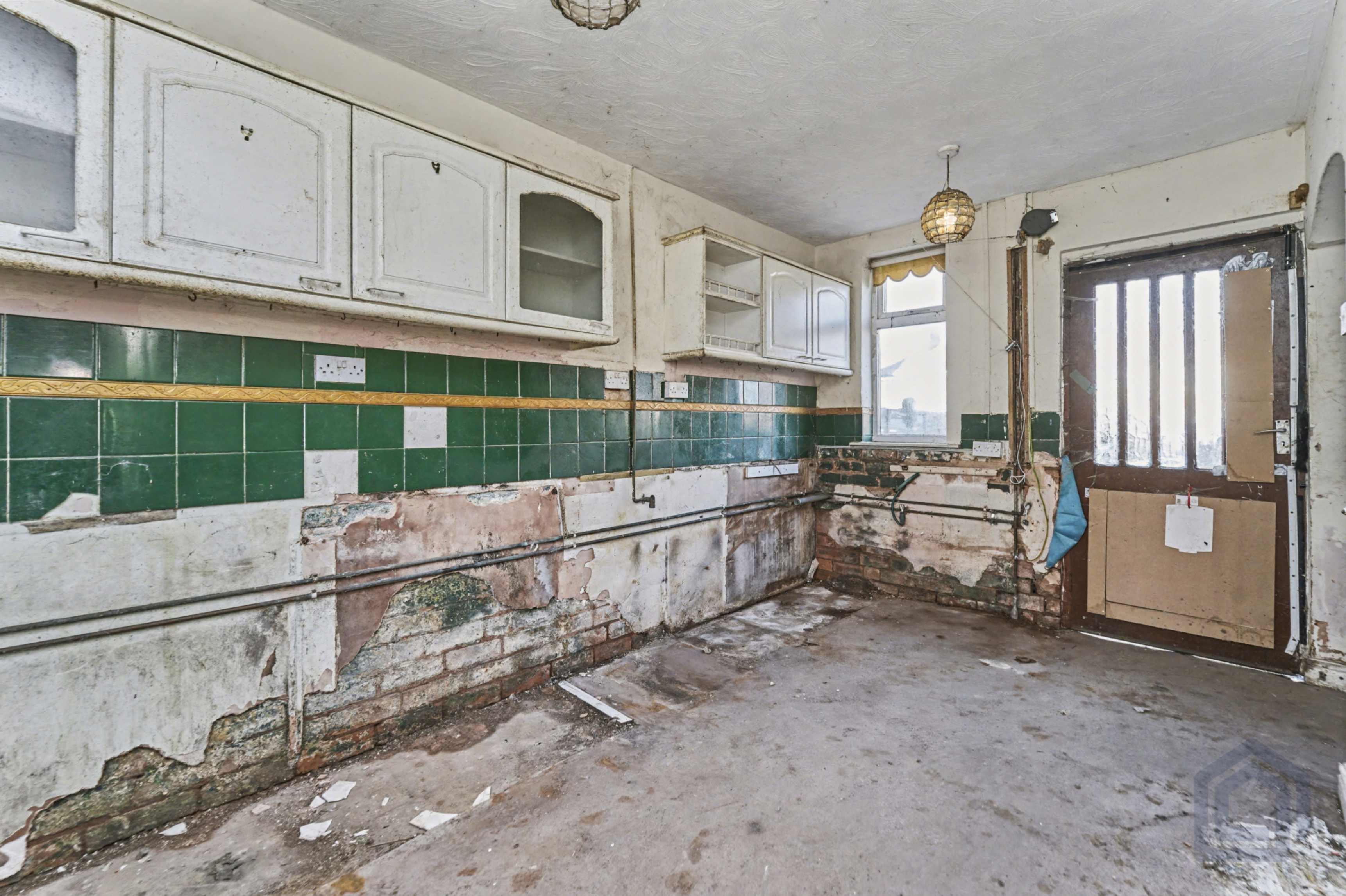 8, Sherwood Avenue,, Tipton,, DY4 8LG