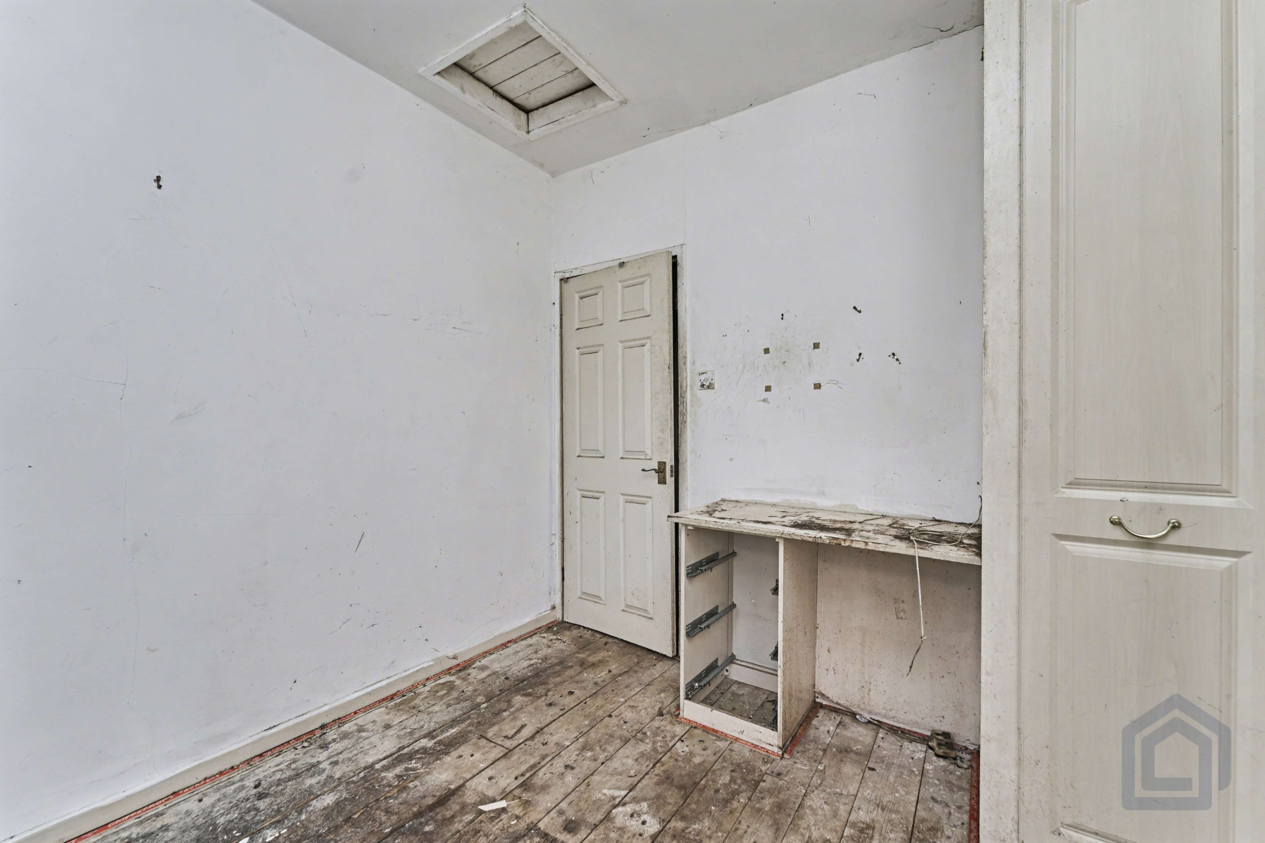 8, Sherwood Avenue,, Tipton,, DY4 8LG