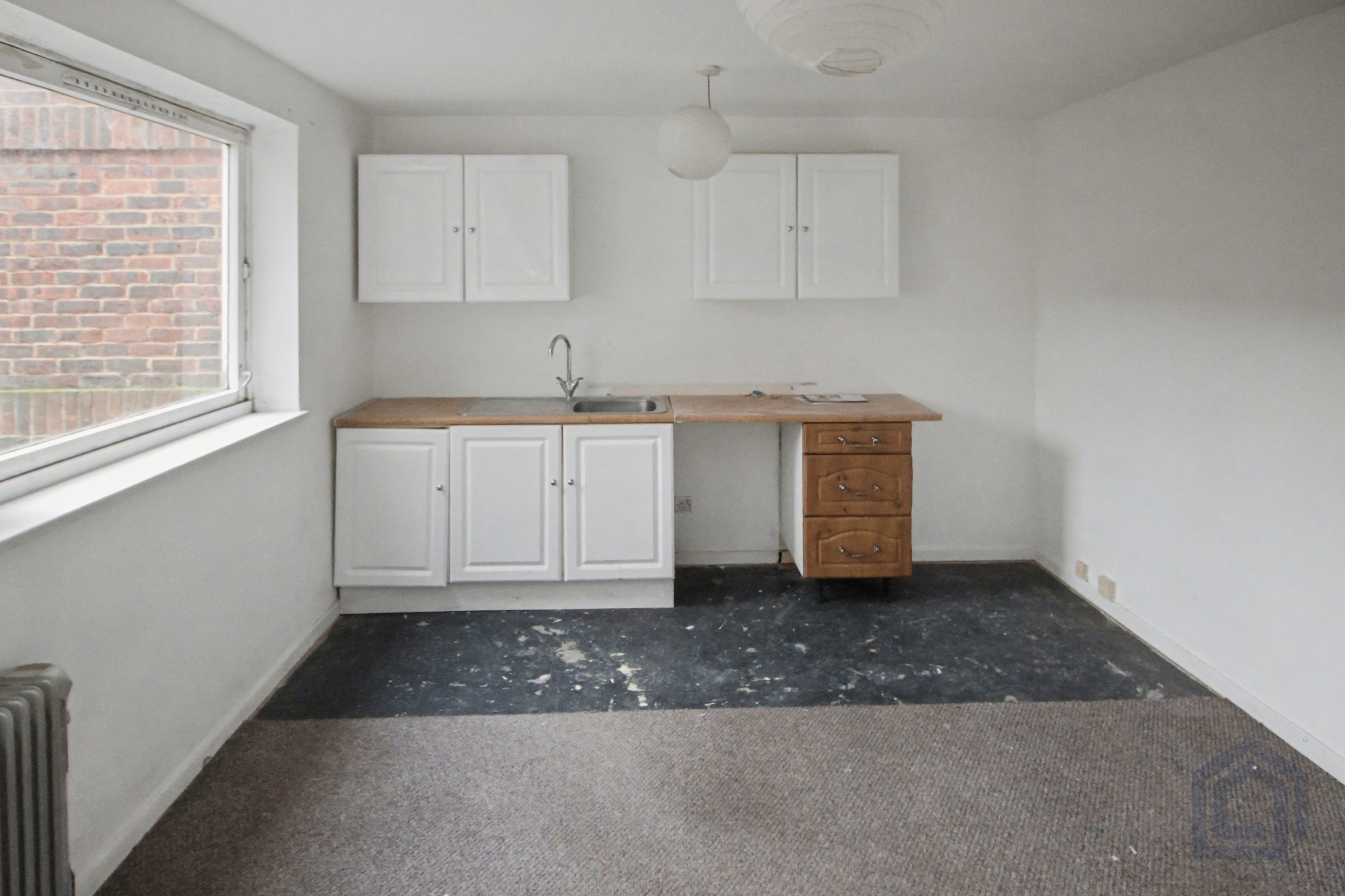 Flat 4, Hughenden Court, Mount Pleasant Road,, Hastings, East Sussex,, TN34 3ST