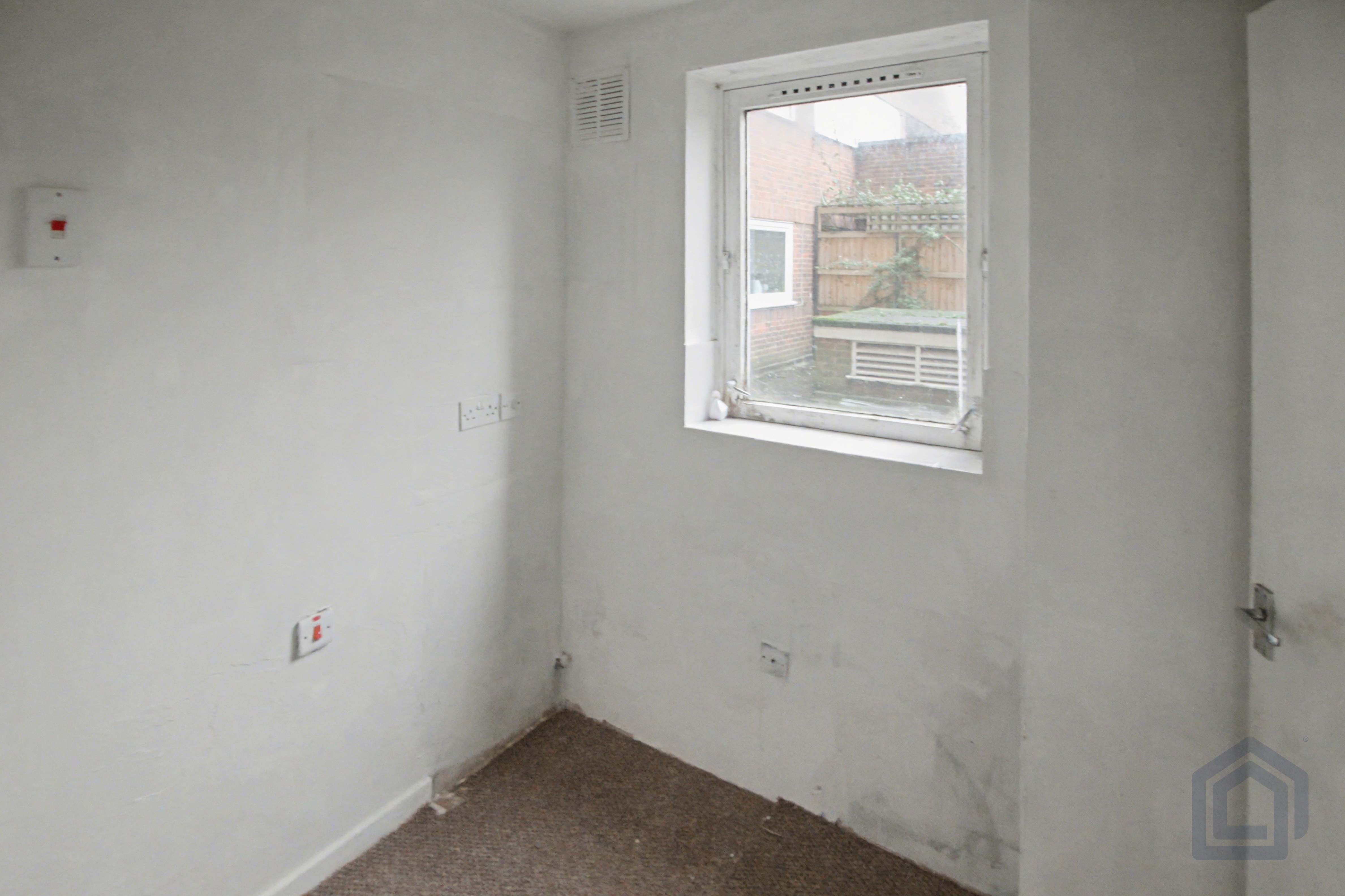 Flat 4, Hughenden Court, Mount Pleasant Road,, Hastings, East Sussex,, TN34 3ST