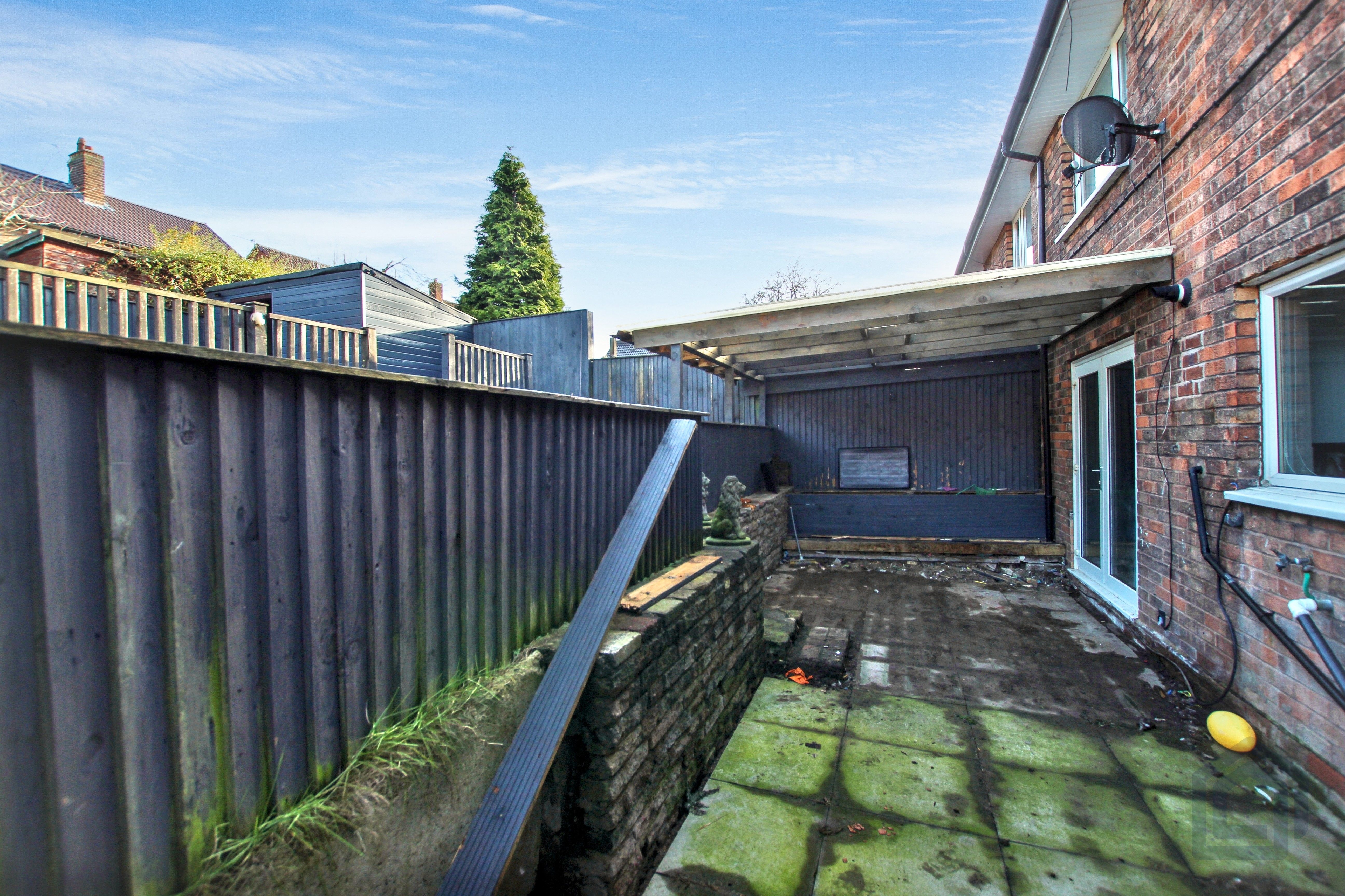 8 Essex Drive
Kidsgrove, Stoke-on-Trent, ST7 1HE