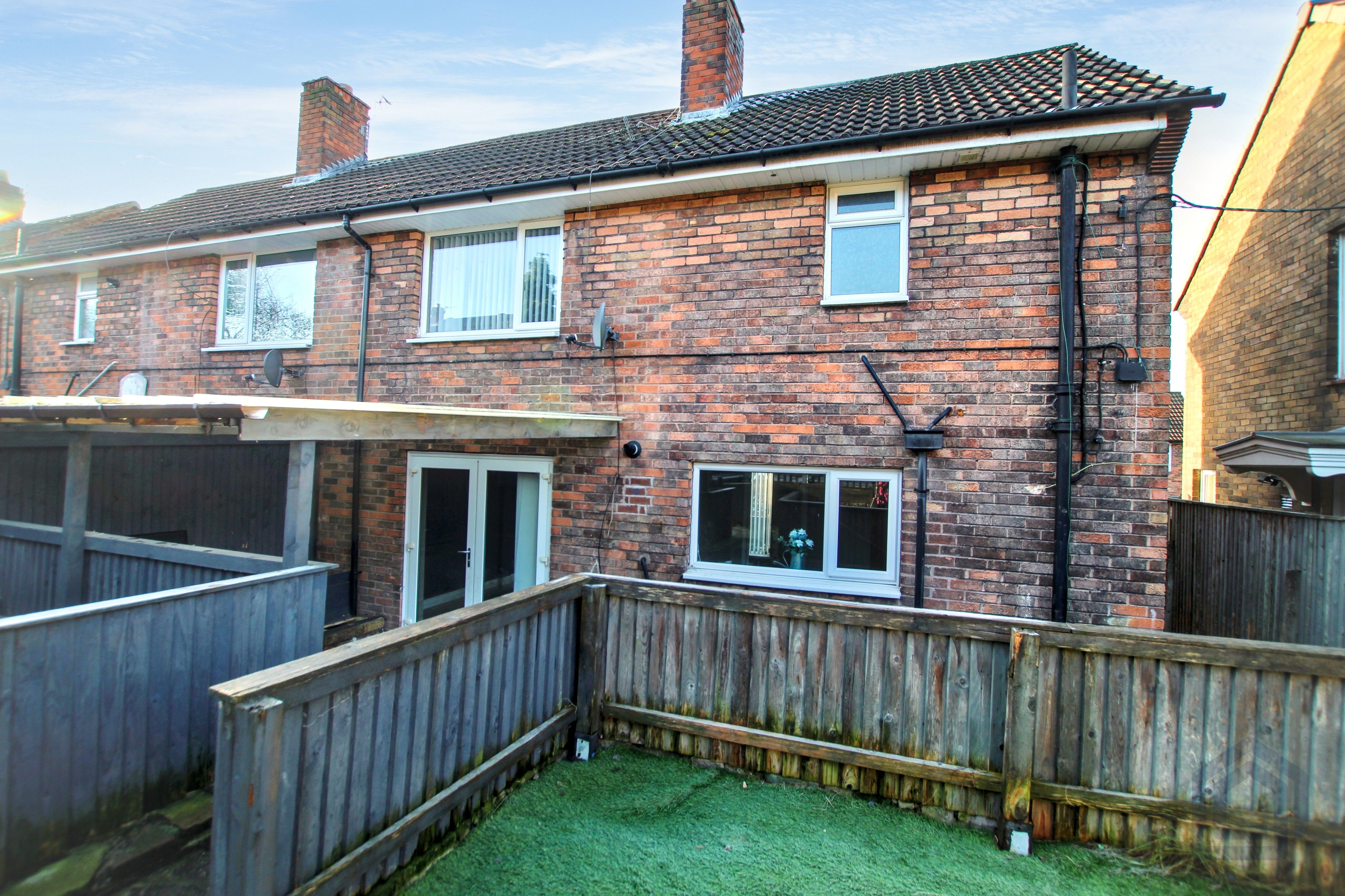 8 Essex Drive
Kidsgrove, Stoke-on-Trent, ST7 1HE