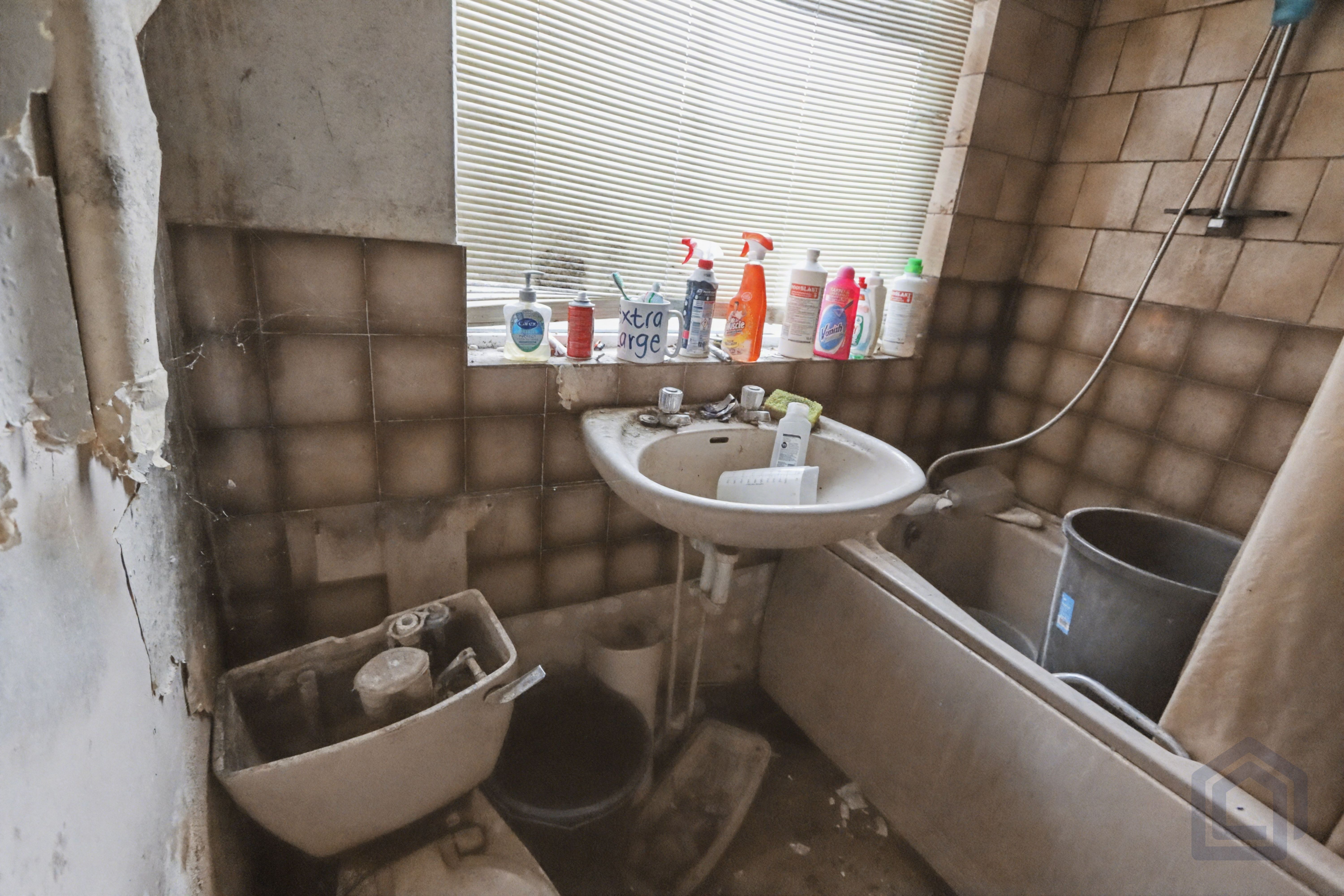 99 Netherfield Lane
Parkgate, Rotherham, S62 6AX