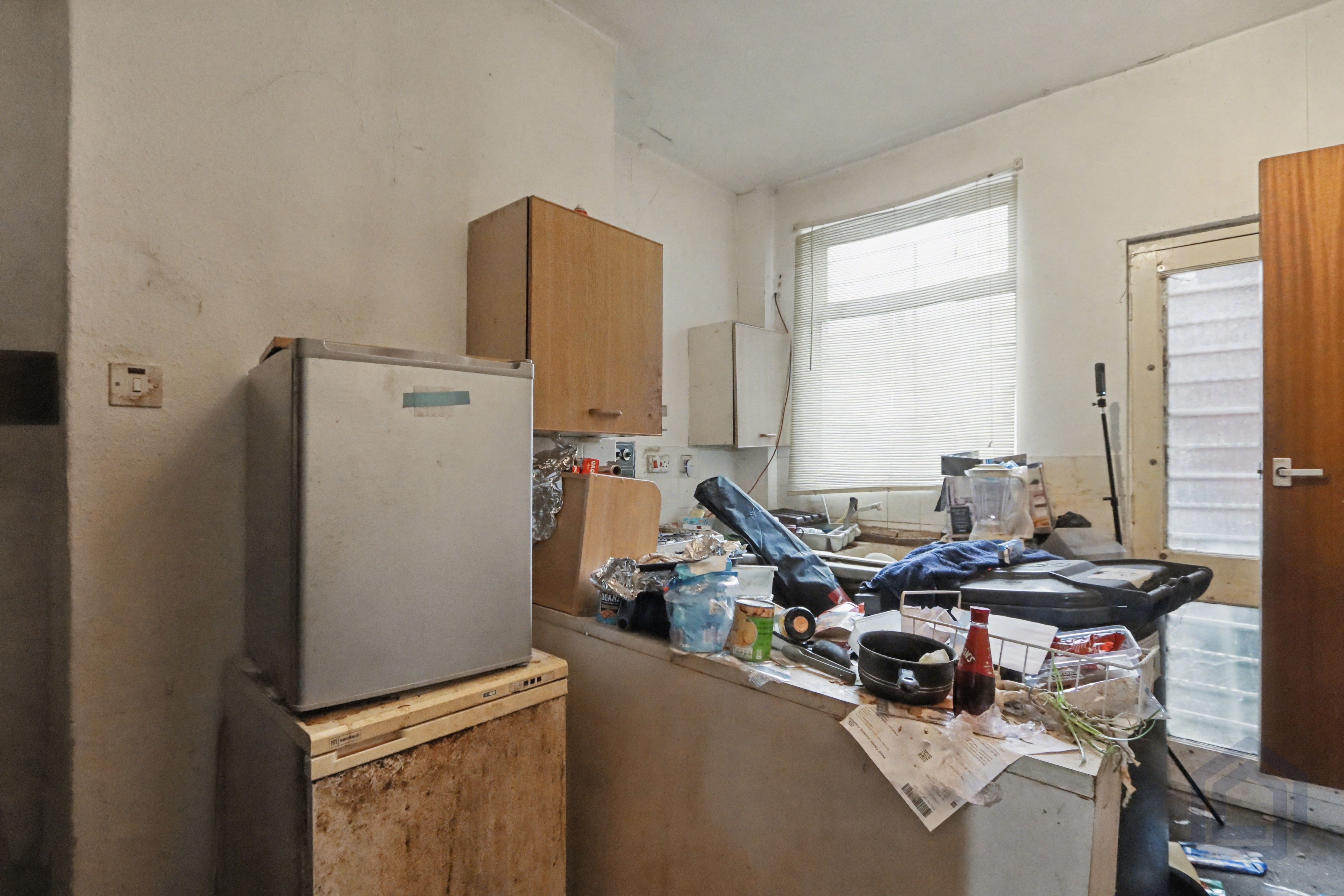 99 Netherfield Lane
Parkgate, Rotherham, S62 6AX