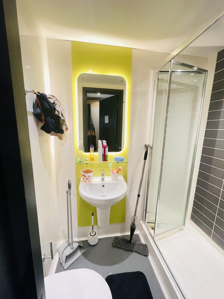 Flat 304 Block A, Spring Place, 4 Dumfries Street, Luton, LU1 5FT