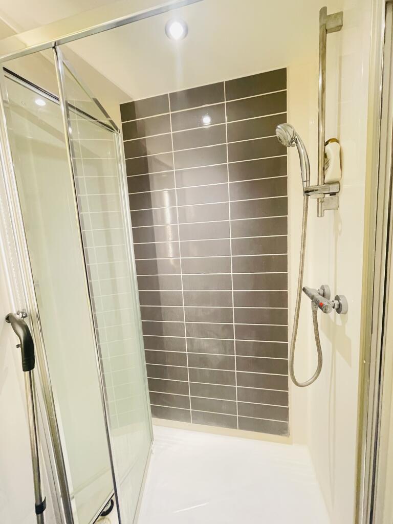 Flat 304 Block A, Spring Place, 4 Dumfries Street, Luton, LU1 5FT