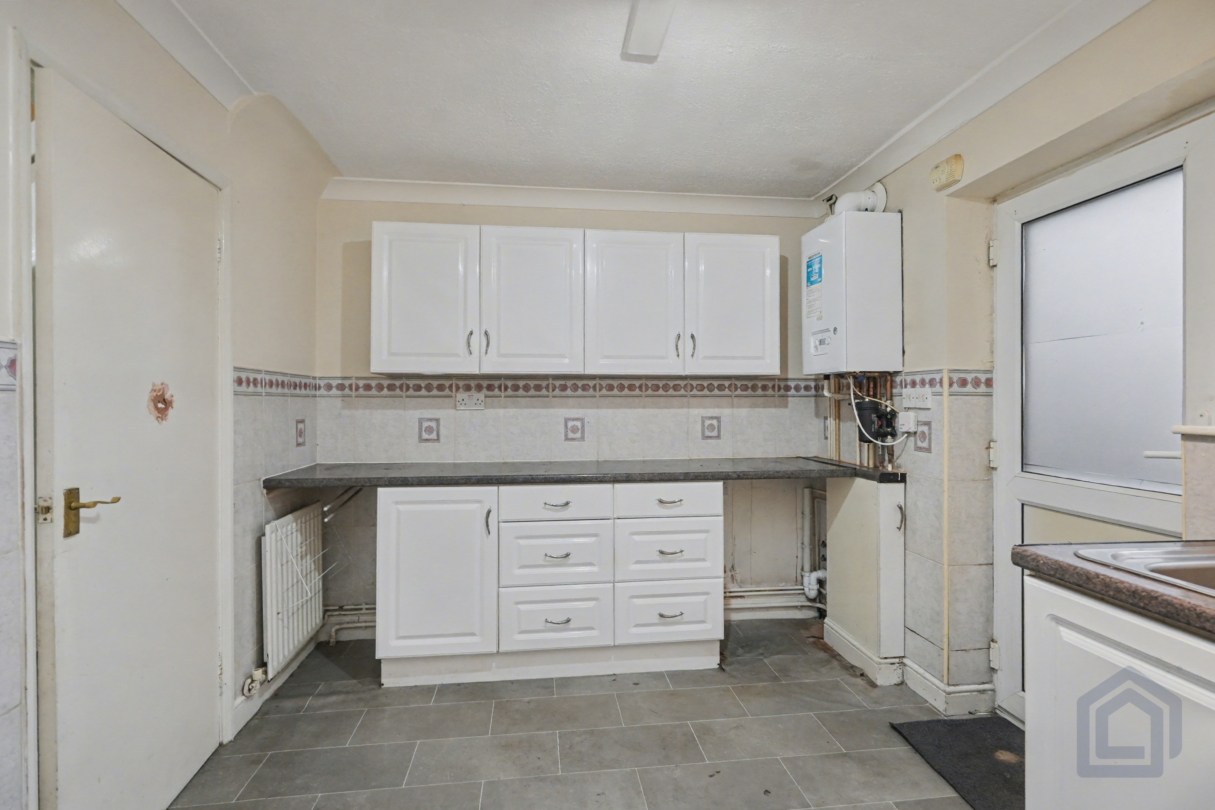 97 Horninglow Road
Burton upon Trent, Burton-on-Trent, DE14 2PT