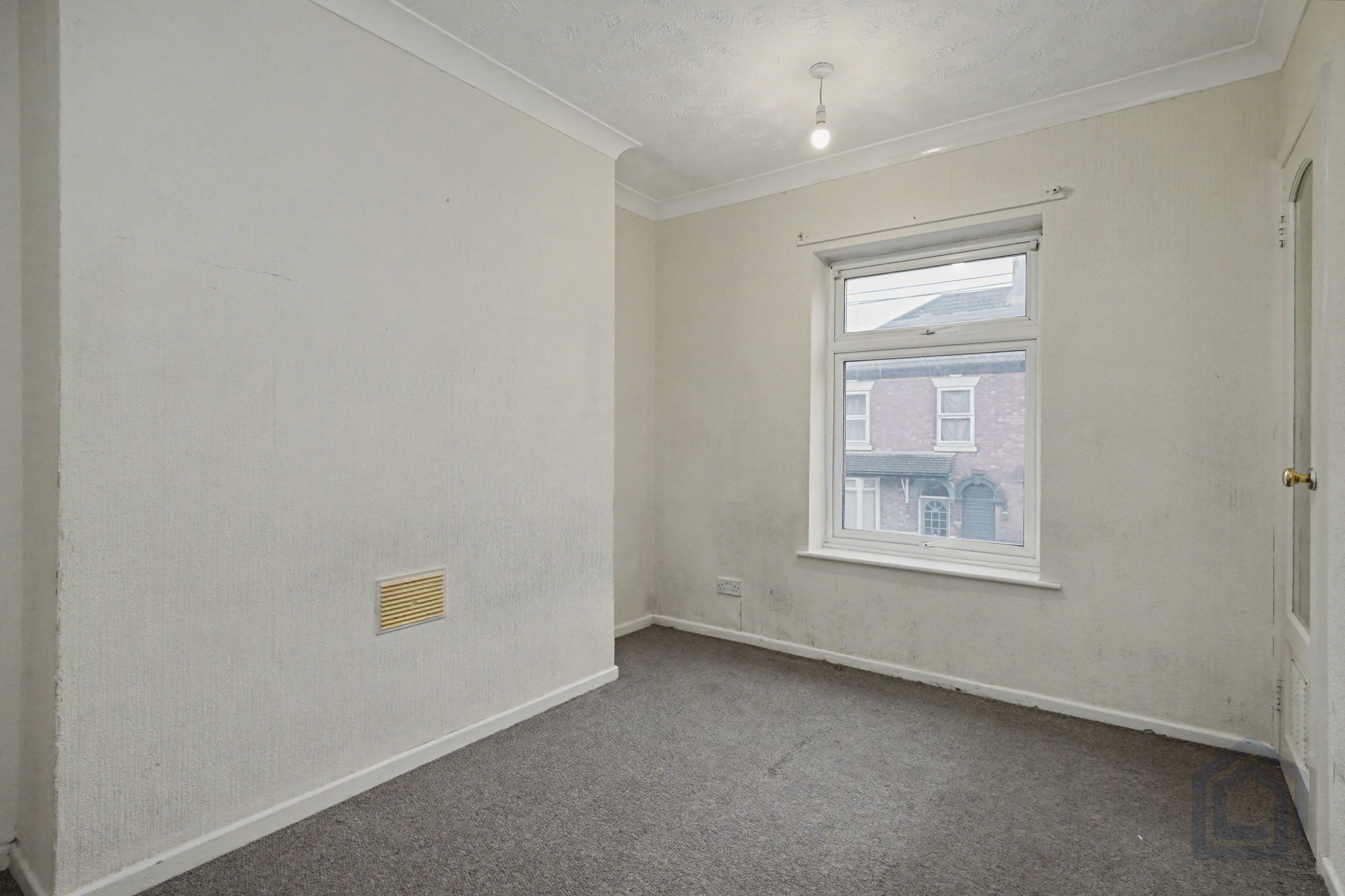 97 Horninglow Road
Burton upon Trent, Burton-on-Trent, DE14 2PT